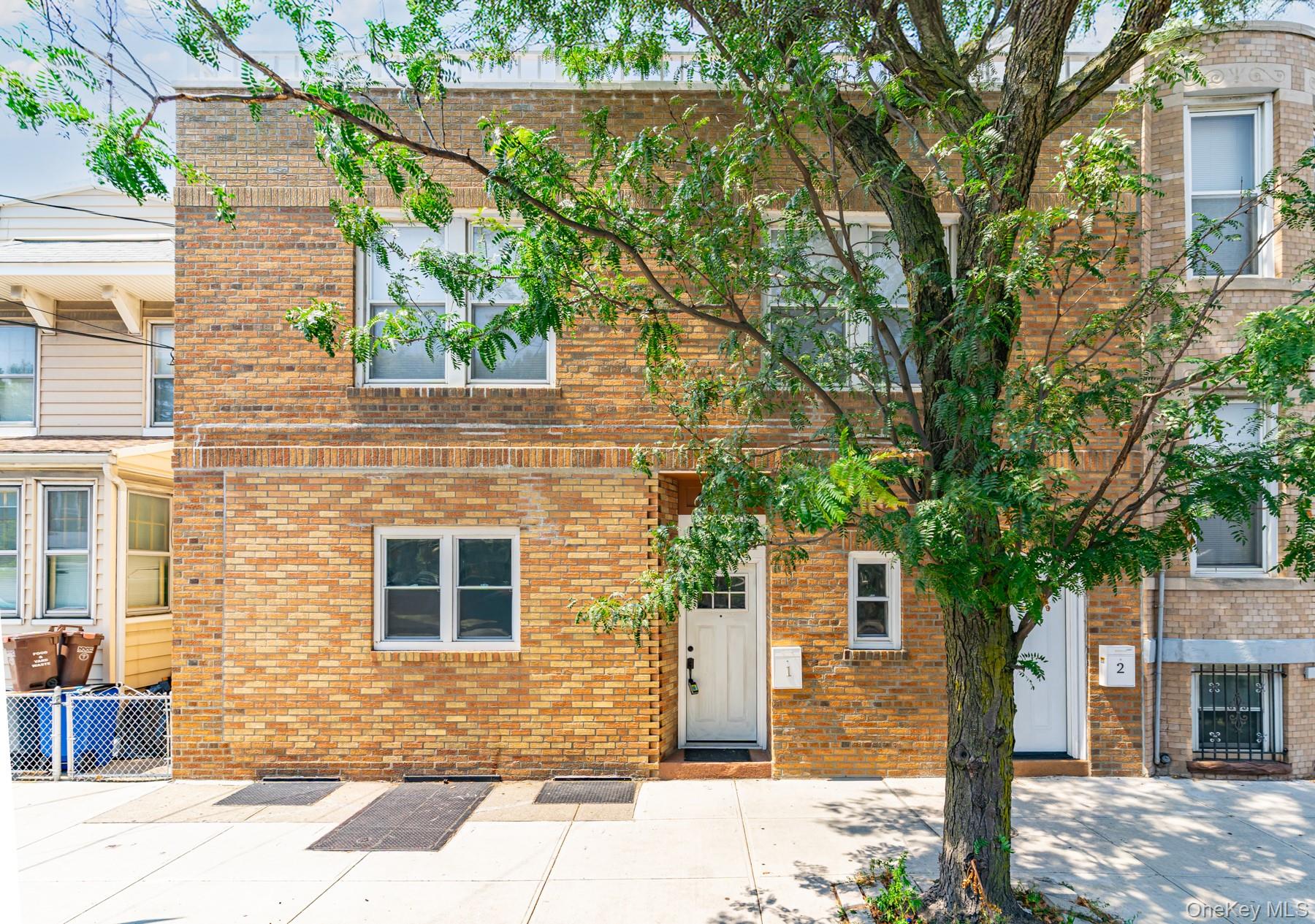 #1 photo, 61-29 Cooper Avenue, कुईंस Ridgewood , NY 11385