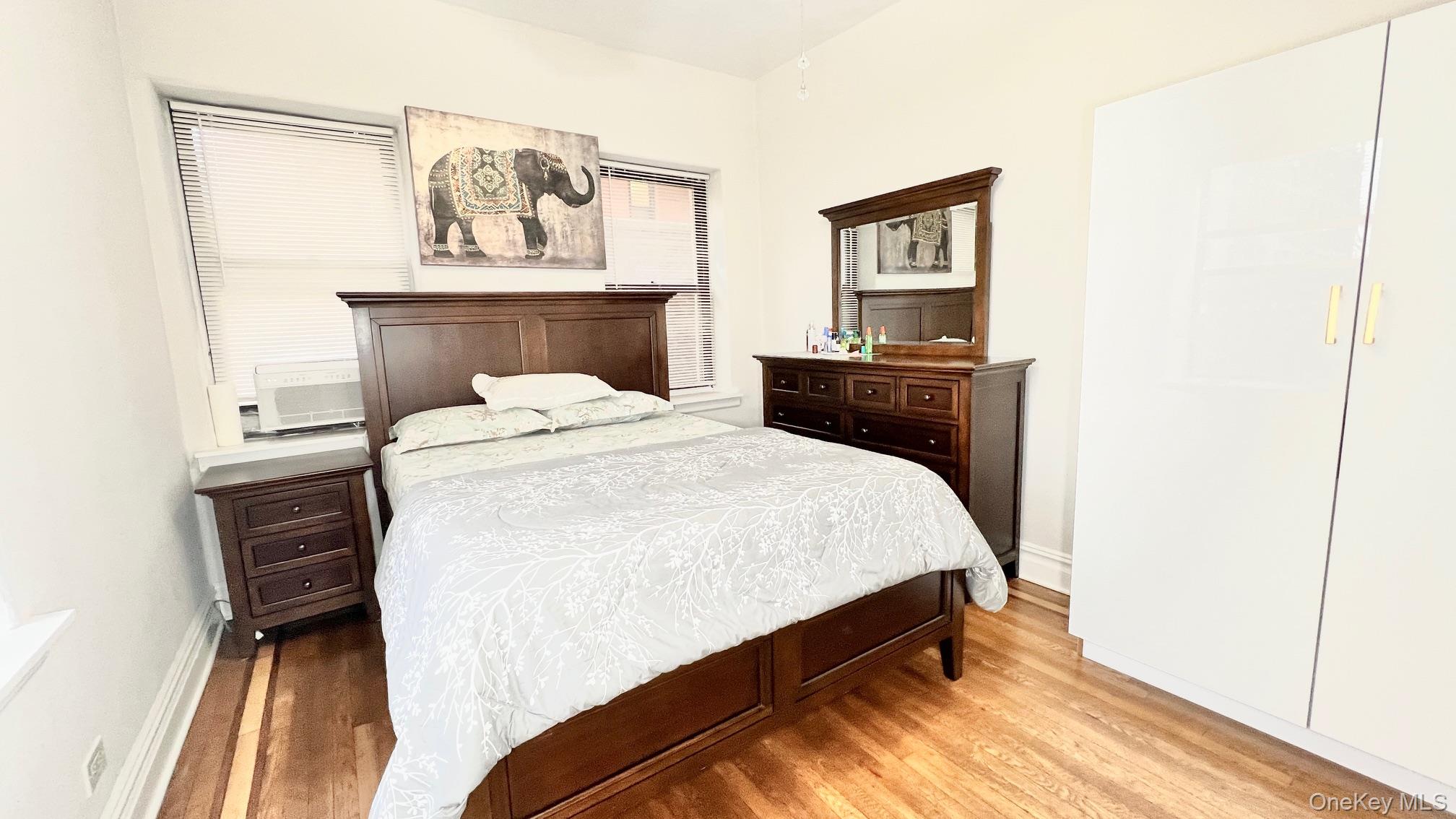 #7 photo, 7035 Broadway, Jackson Heights , NY 11372