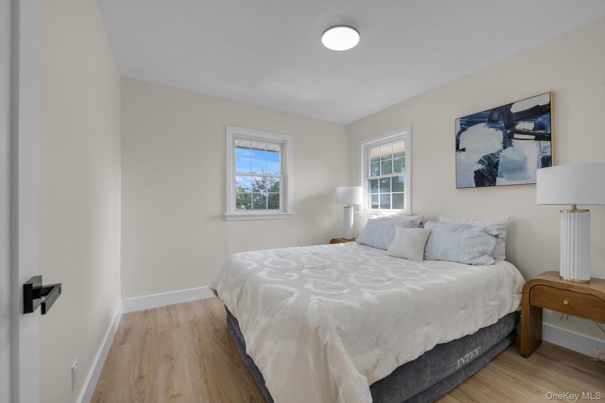 #14 photo, 2001 Wellington Court, ナッソー郡 Westbury , NY 11590