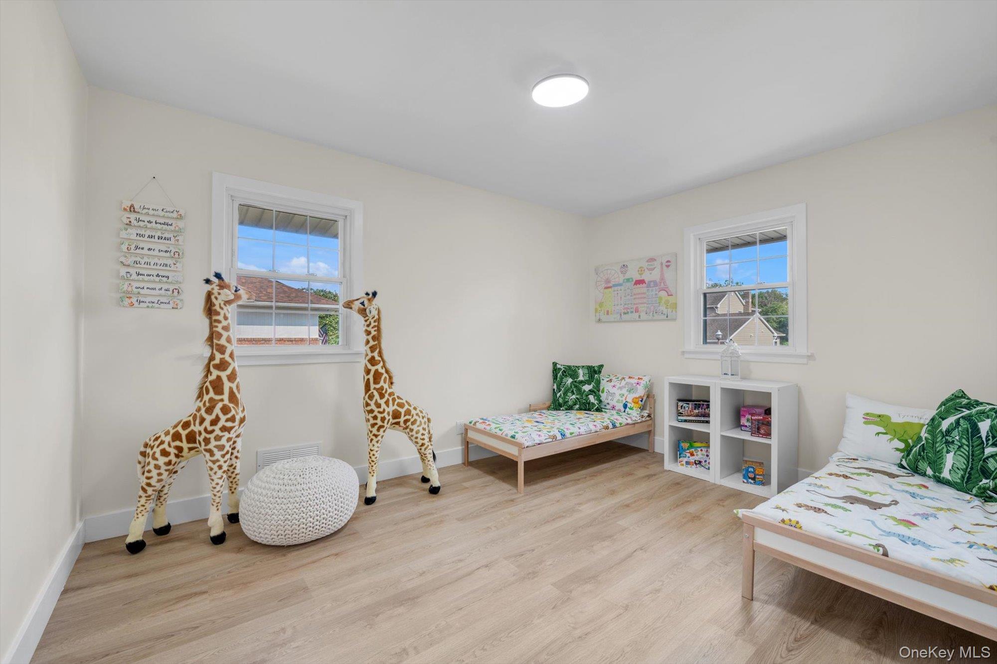 #15 photo, 2001 Wellington Court, ナッソー郡 Westbury , NY 11590