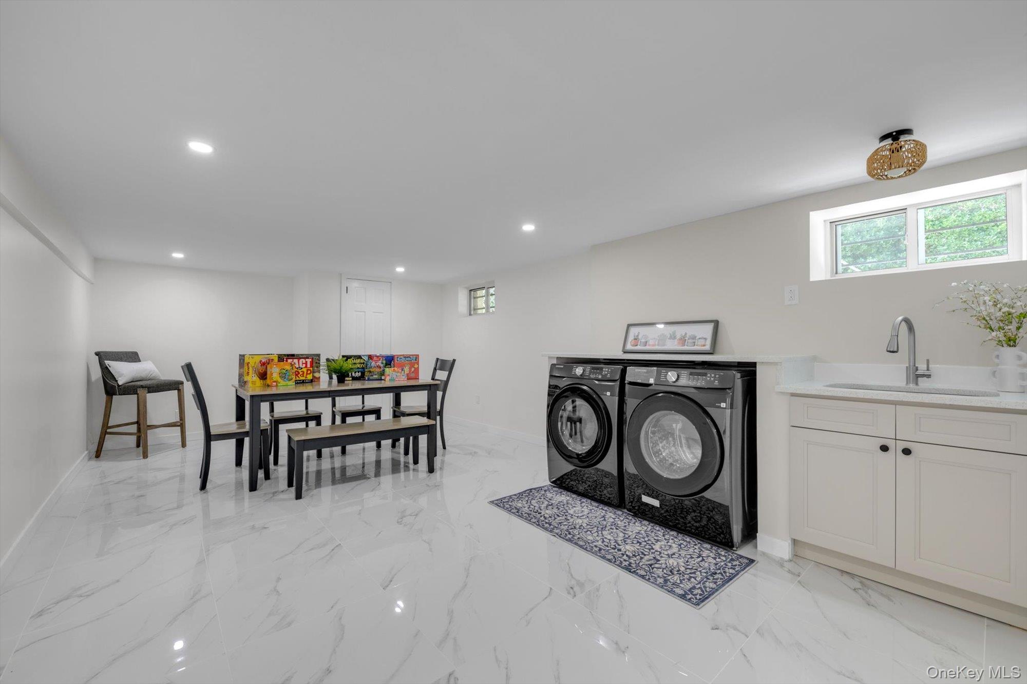 #18 photo, 2001 Wellington Court, ナッソー郡 Westbury , NY 11590