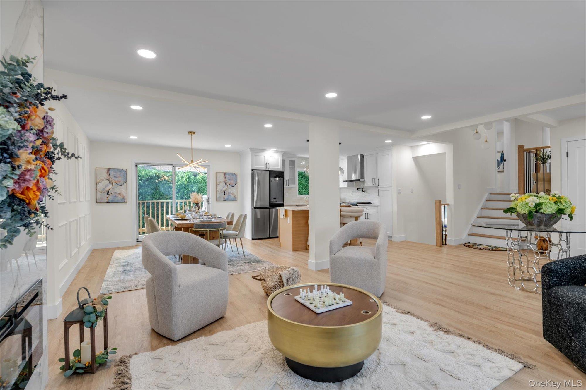 #4 photo, 2001 Wellington Court, ナッソー郡 Westbury , NY 11590