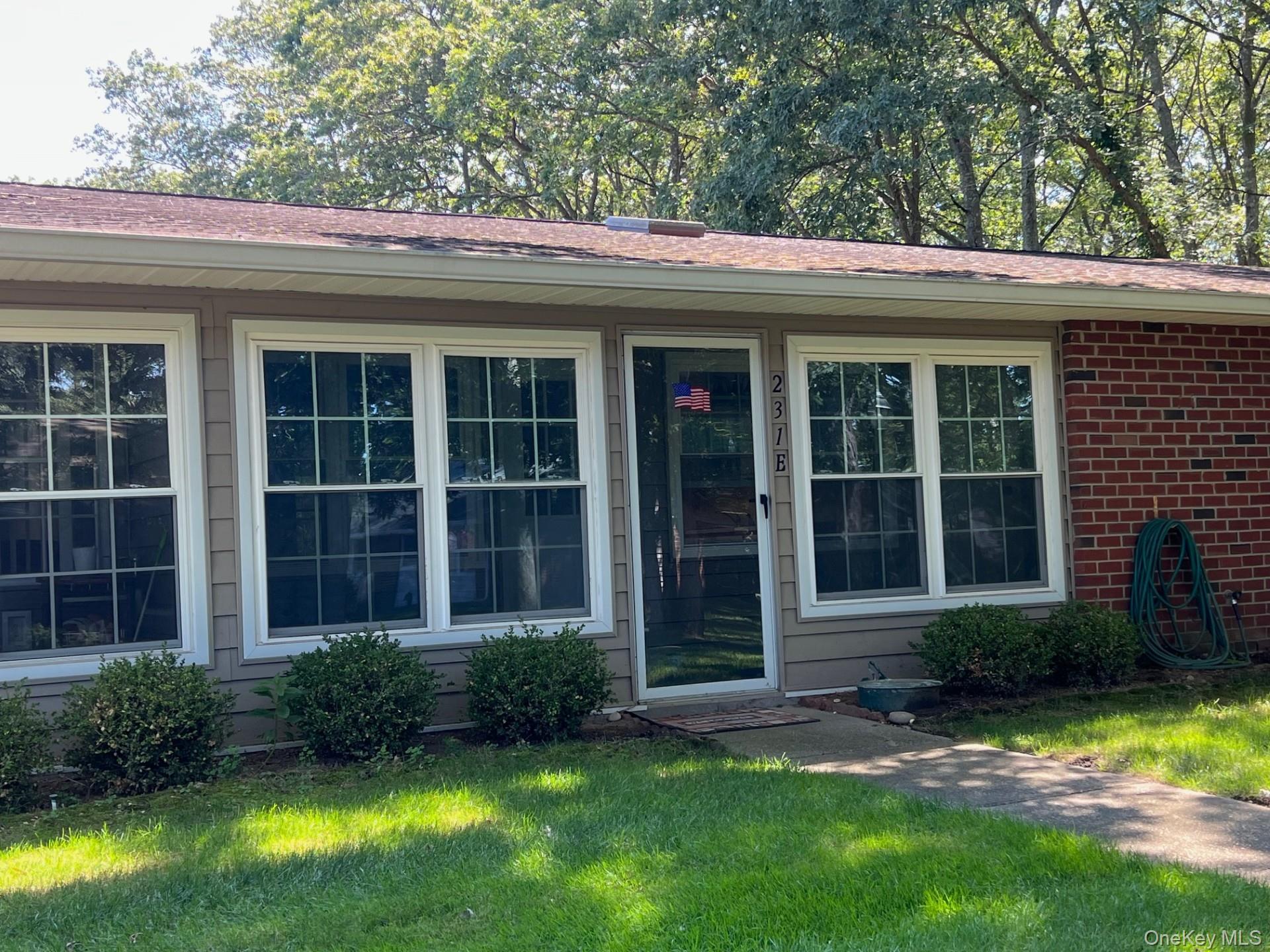 #1 photo, 231E Blackpool Court, Ridge , NY 11961