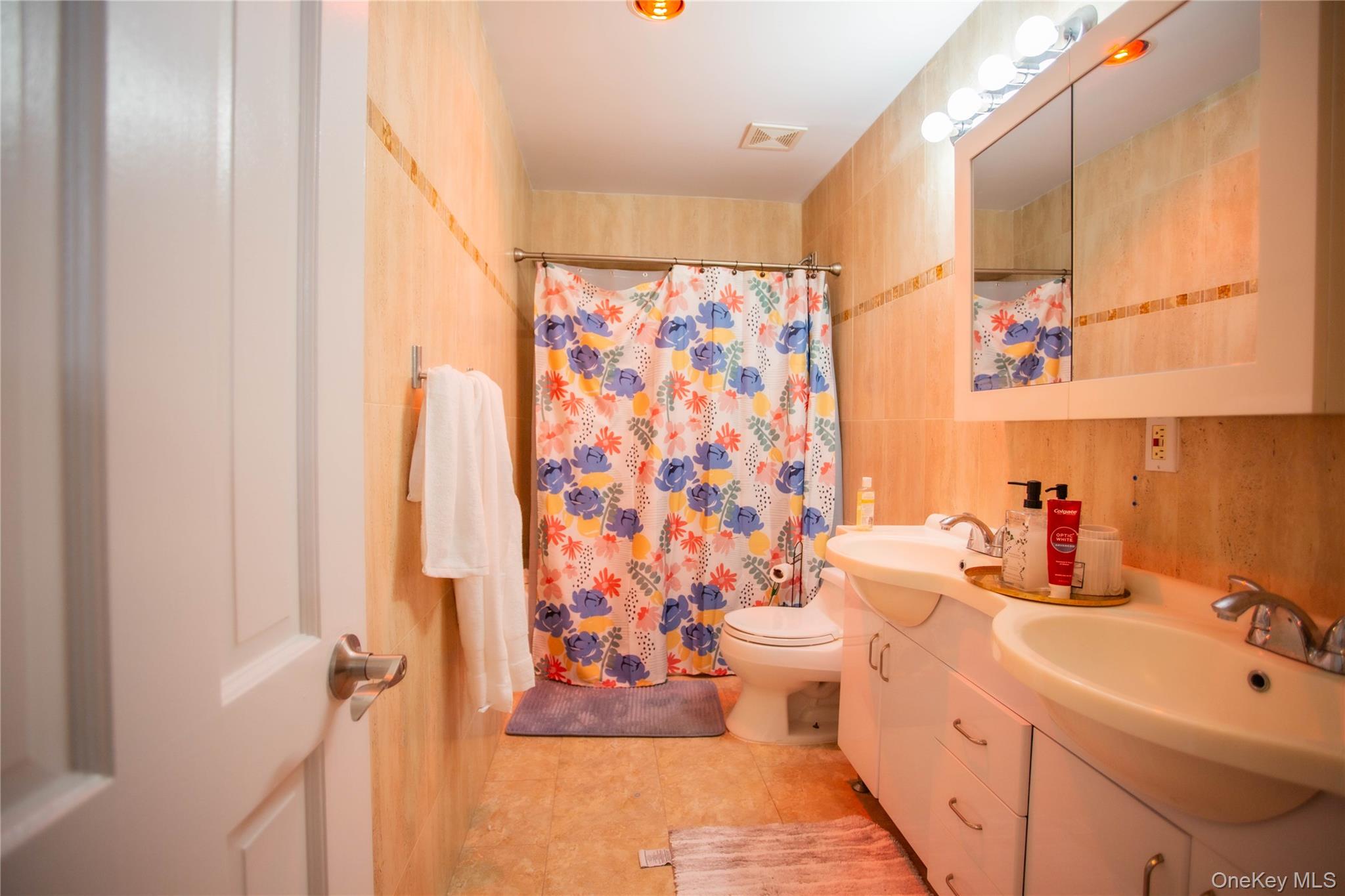 #13 photo, 521 W Broadway, ナッソー郡 Long Beach , NY 11561