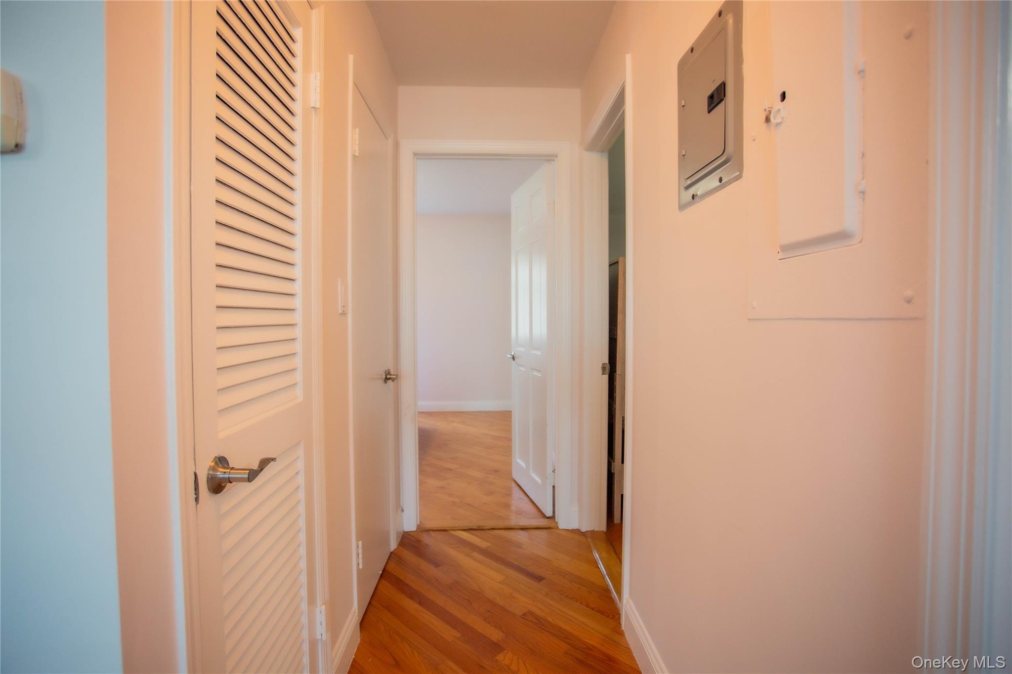 #14 photo, 521 W Broadway, ナッソー郡 Long Beach , NY 11561