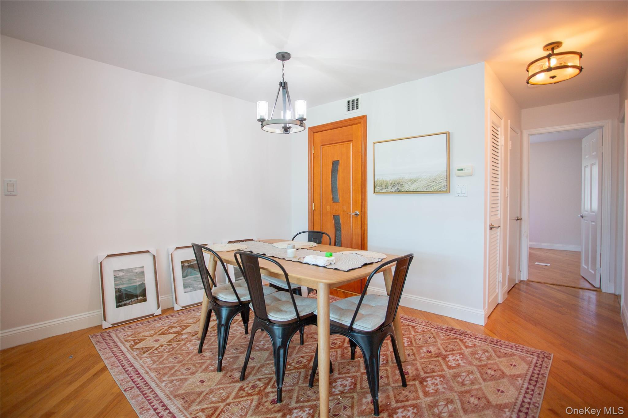 #6 photo, 521 W Broadway, ナッソー郡 Long Beach , NY 11561