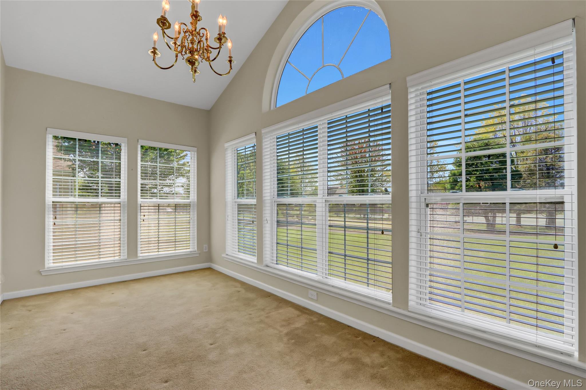 #17 photo, 4 Oakhurst Court, サフォーク郡 Mount Sinai , NY 11766