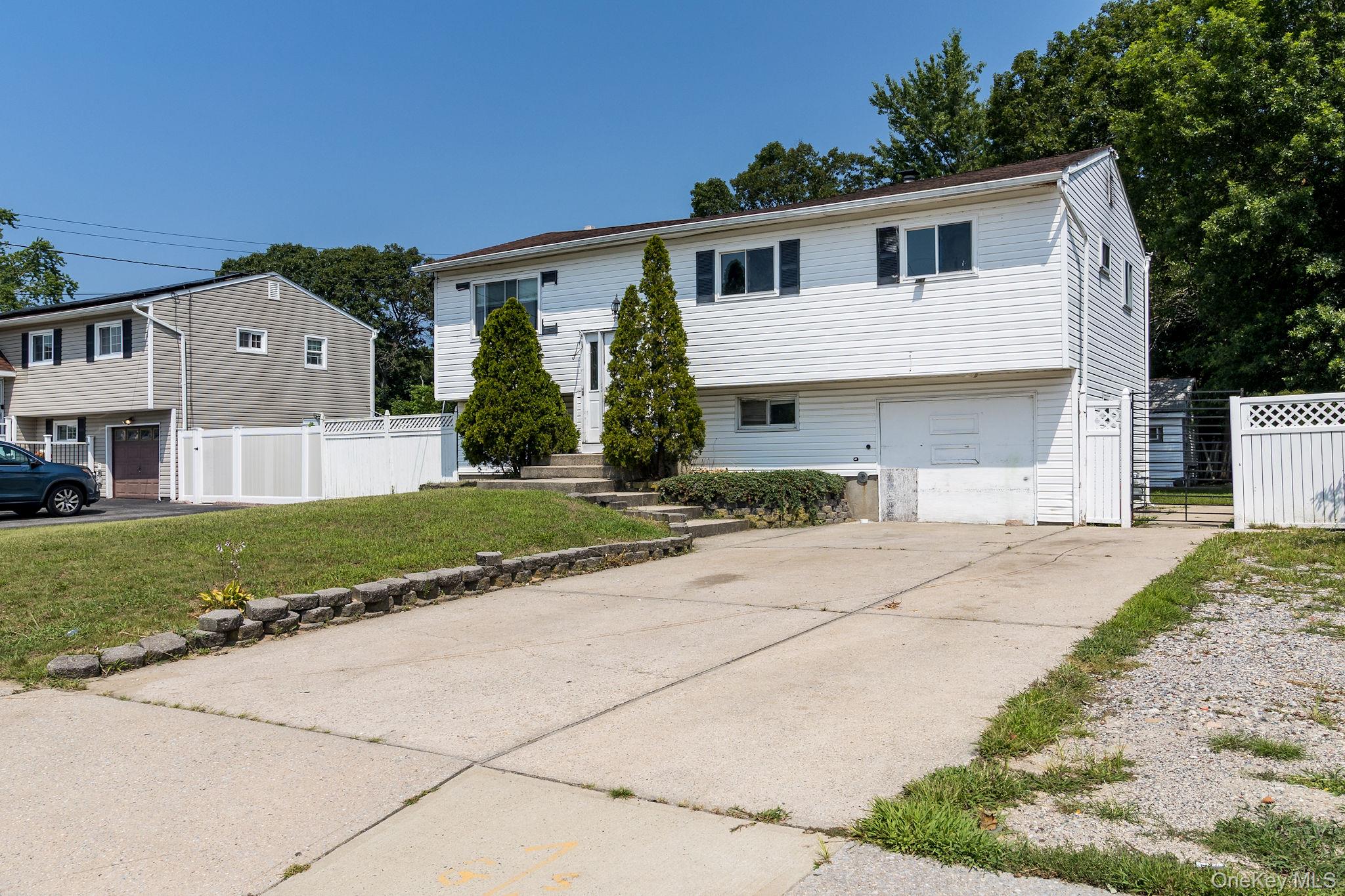 #1 photo, 501 Hawkins Road, 東長島 Selden , NY 11784