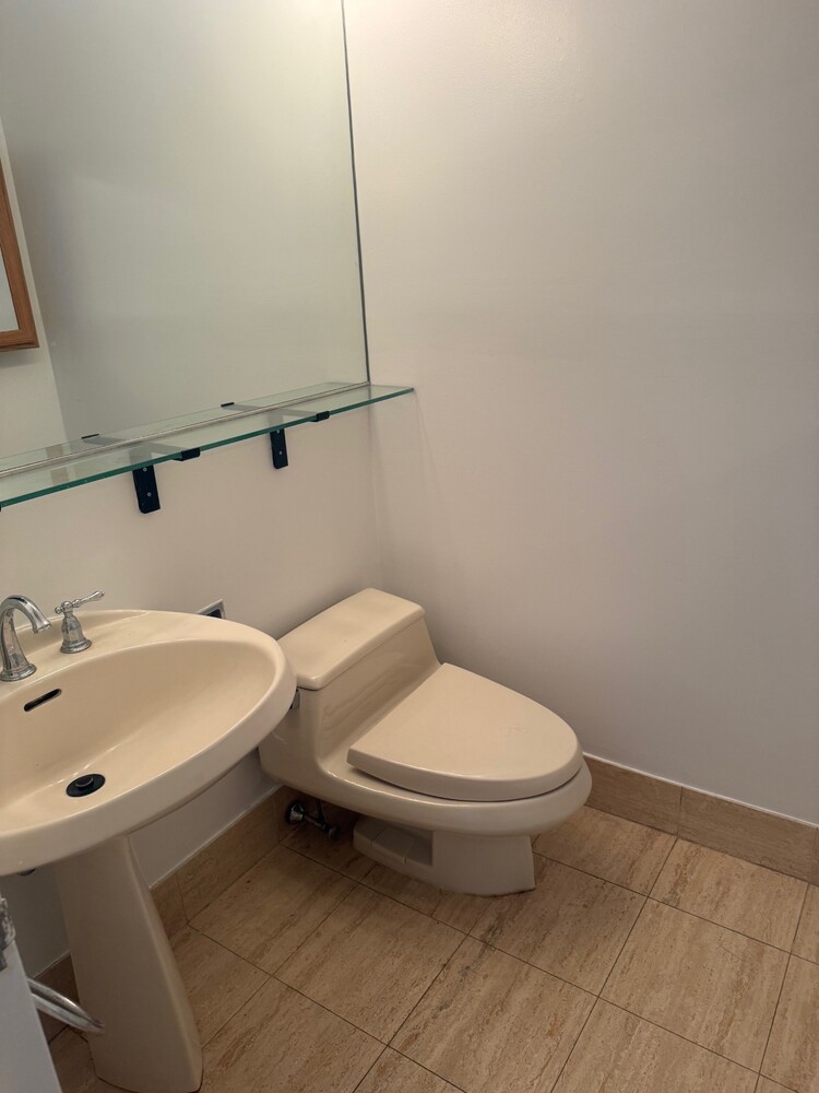 #13 photo, 255 E 49TH Street, マンハッタン Turtle Bay , NY 10022