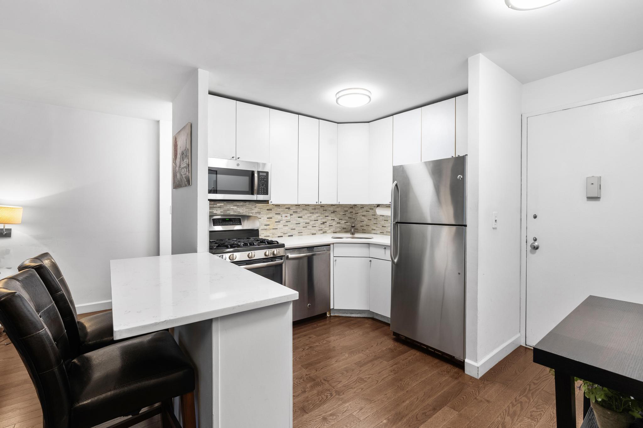 #5 photo, 333 E 45th Street, マンハッタン Turtle Bay , NY 10017