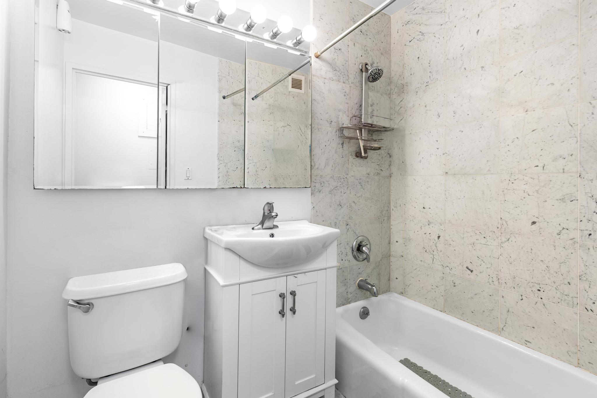 #6 photo, 333 E 45th Street, マンハッタン Turtle Bay , NY 10017