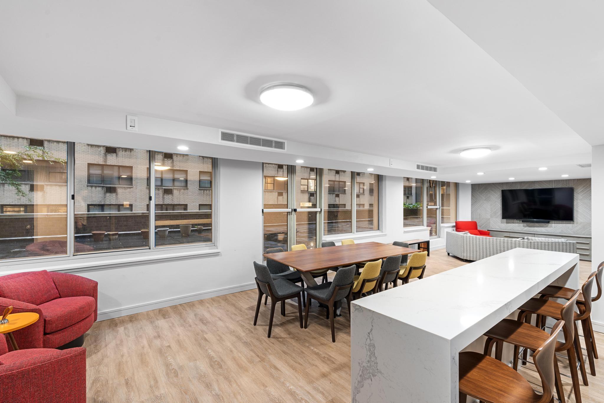 #7 photo, 333 E 45th Street, マンハッタン Turtle Bay , NY 10017