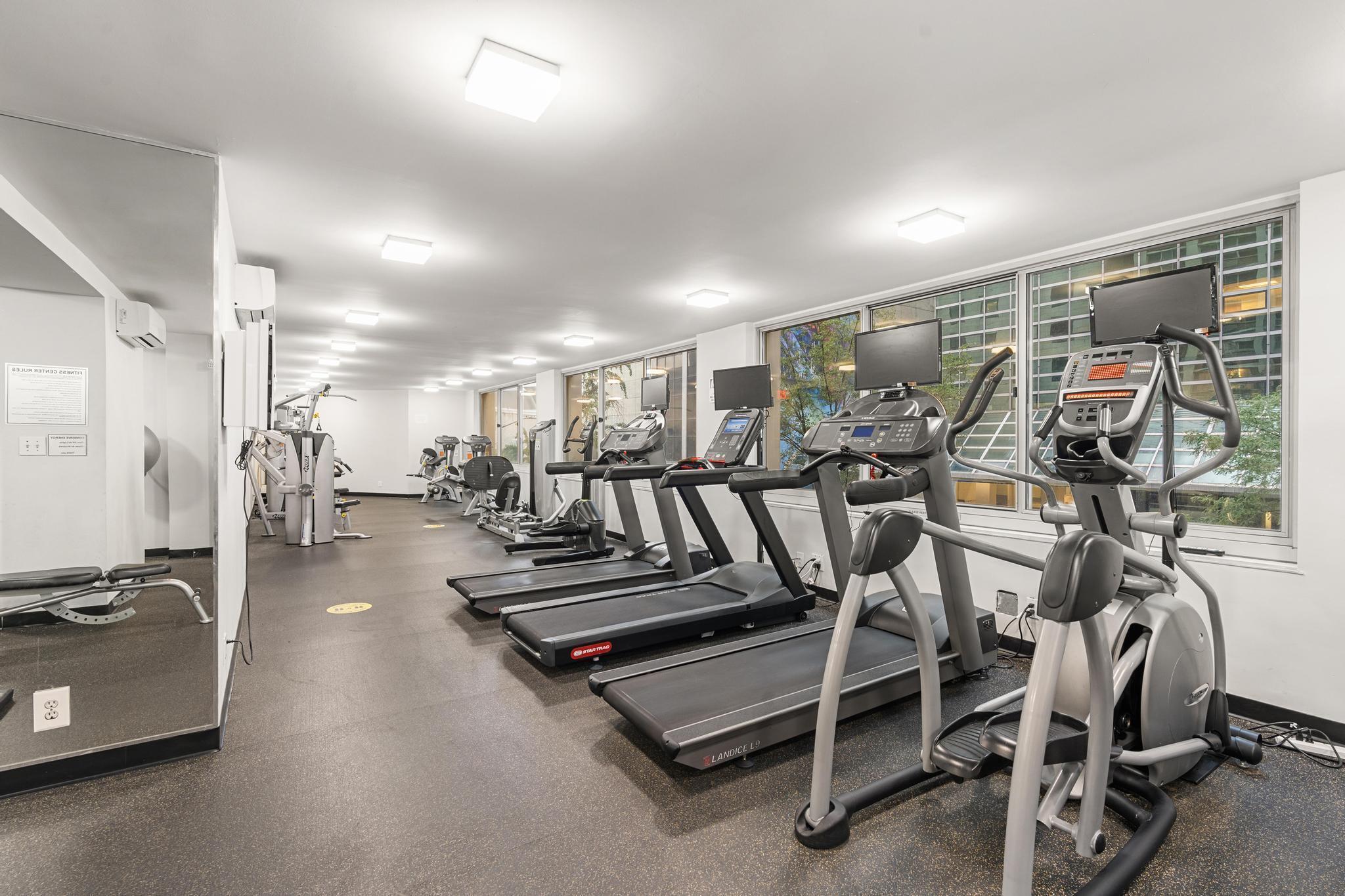 #9 photo, 333 E 45th Street, マンハッタン Turtle Bay , NY 10017