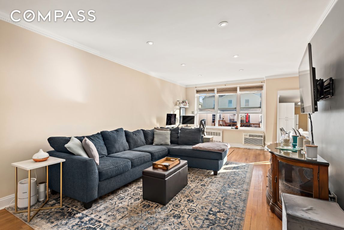 #3 photo, 5730 Mosholu Avenue, ブロンクス区 North Riverdale , NY 10471