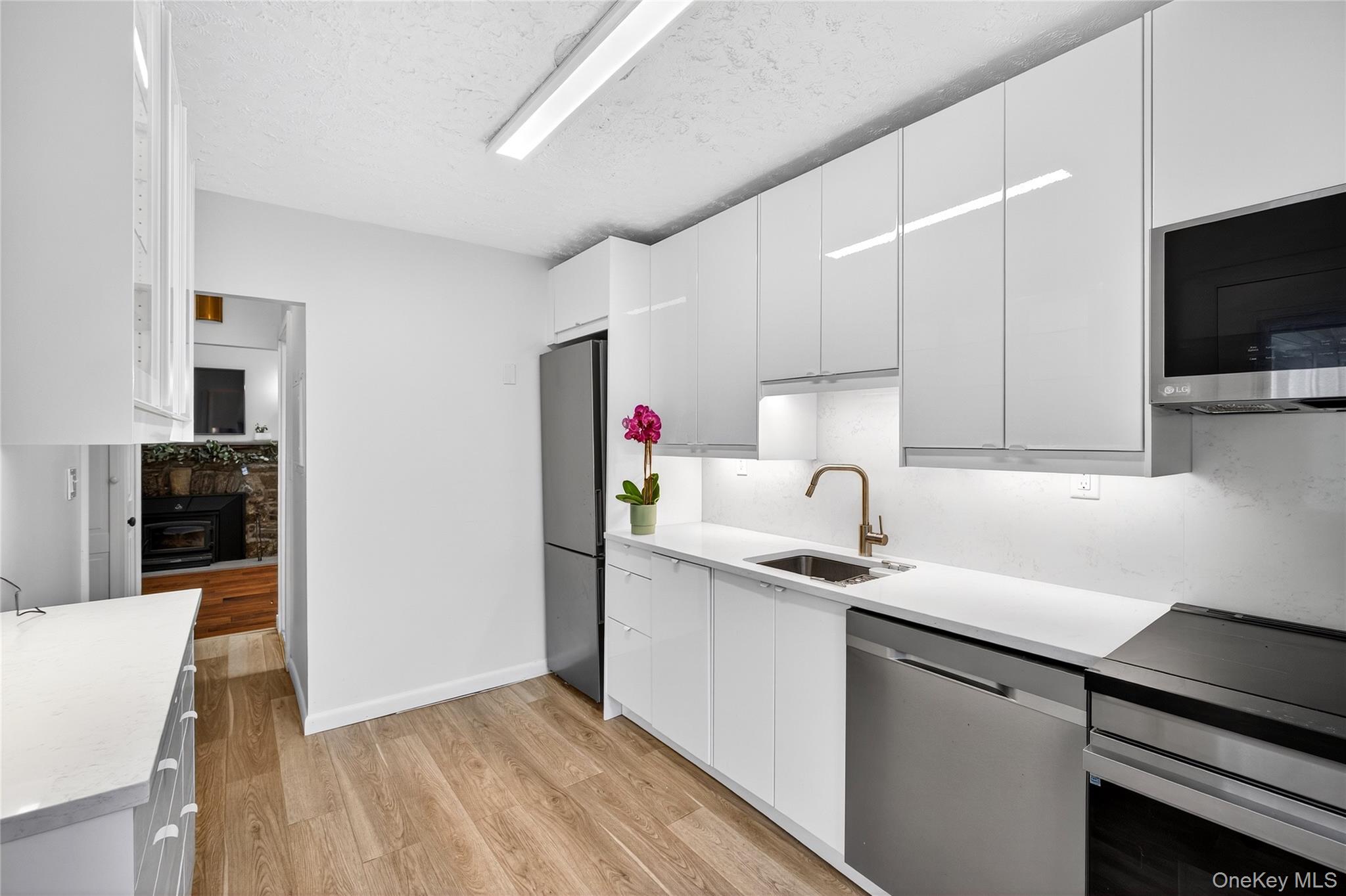 #12 photo, 14 Mountain Trail, Pleasantville , NY 10570