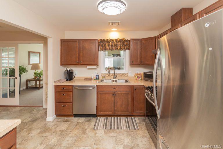 #9 photo, 5 Meadowbrook Drive, Kingston , NY 12401