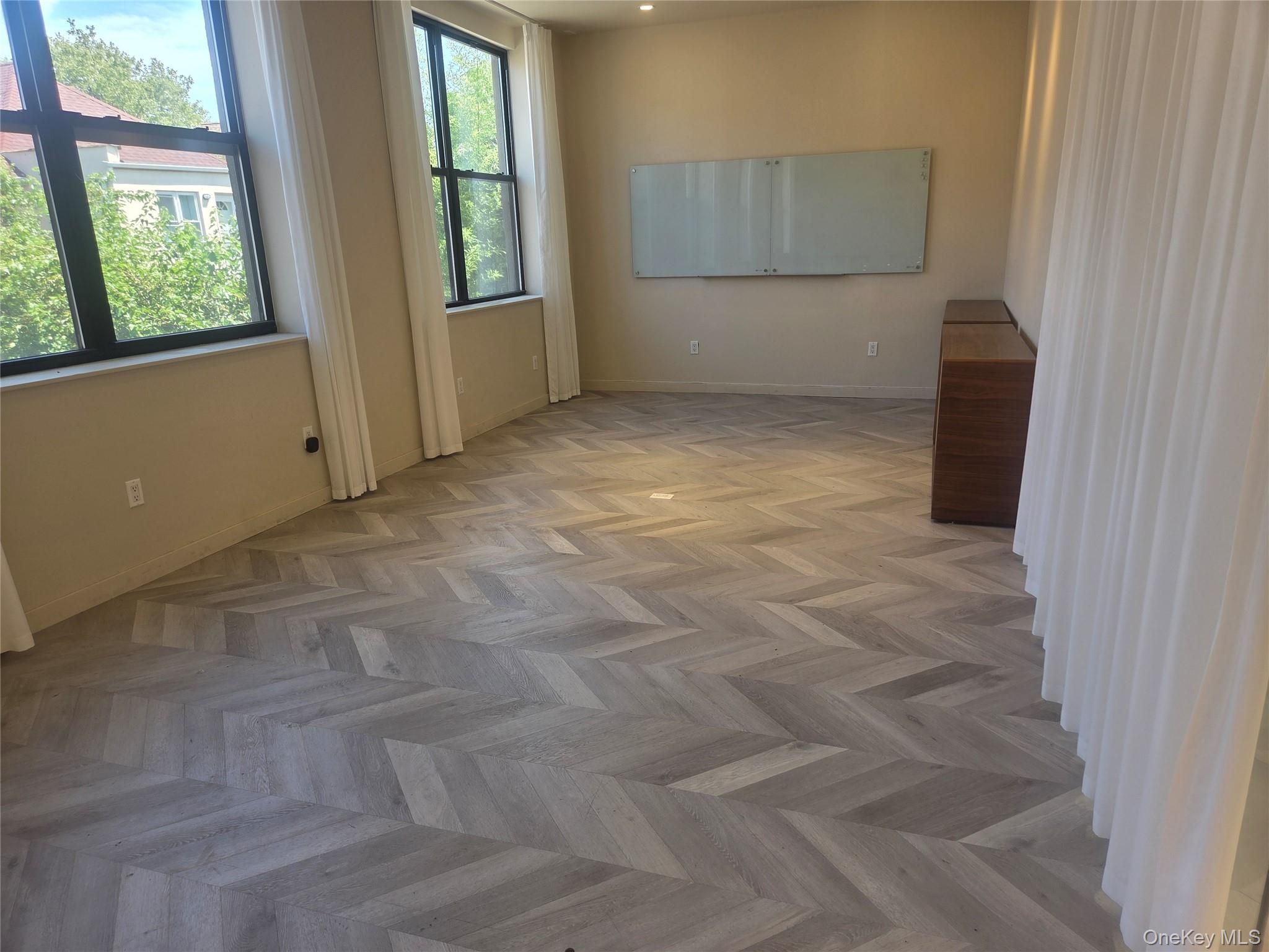 #8 photo, 39-11-13 Bell Blvd Boulevard, Bayside , NY 11361