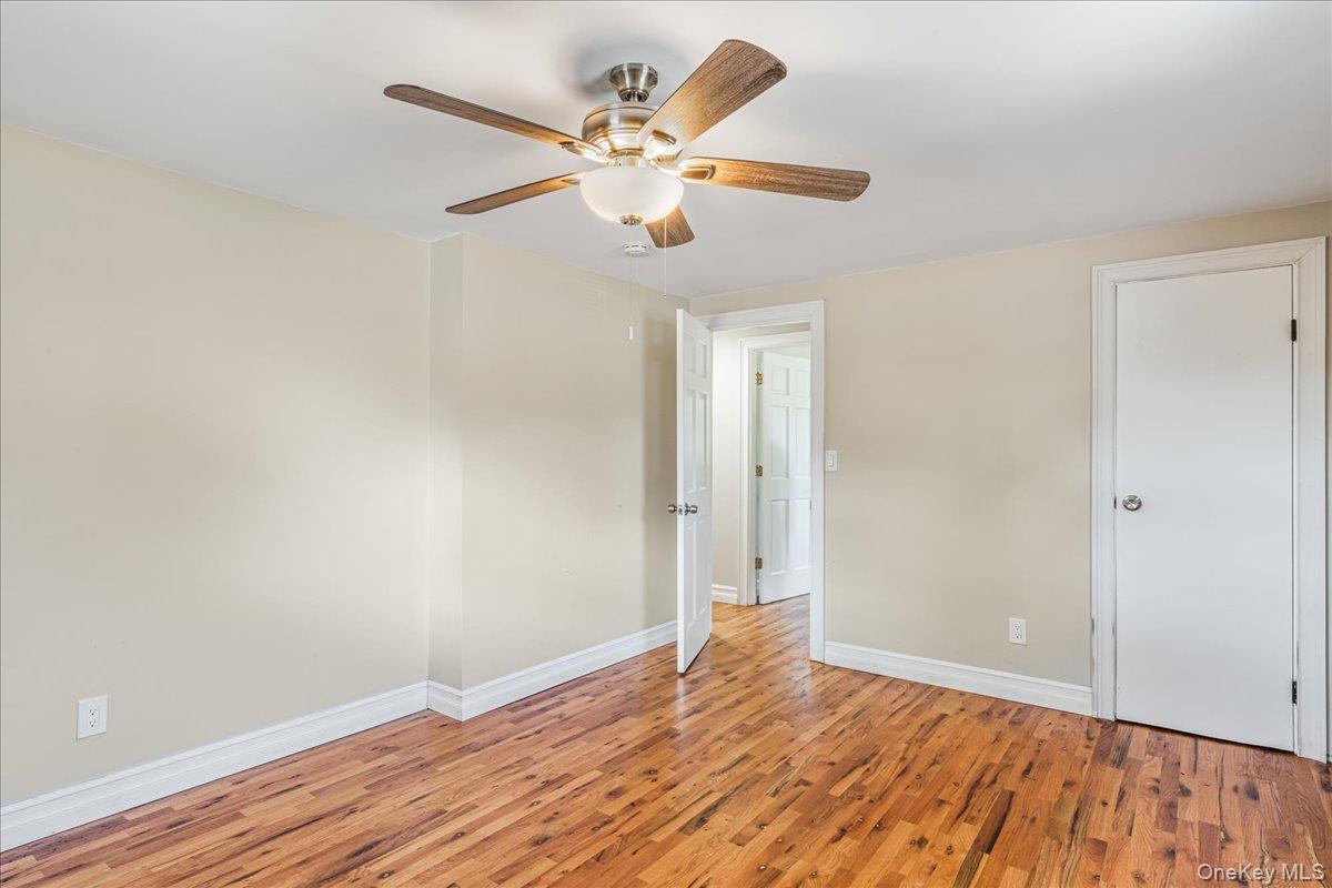 #19 photo, 159 Spring Lane, Levittown , NY 11756