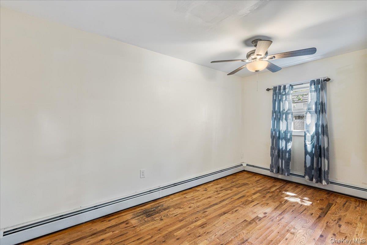 #4 photo, 159 Spring Lane, Levittown , NY 11756