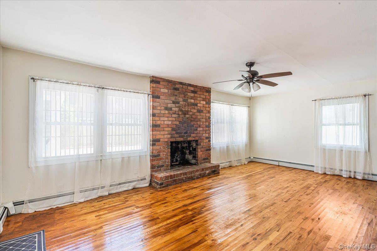 #9 photo, 159 Spring Lane, Levittown , NY 11756