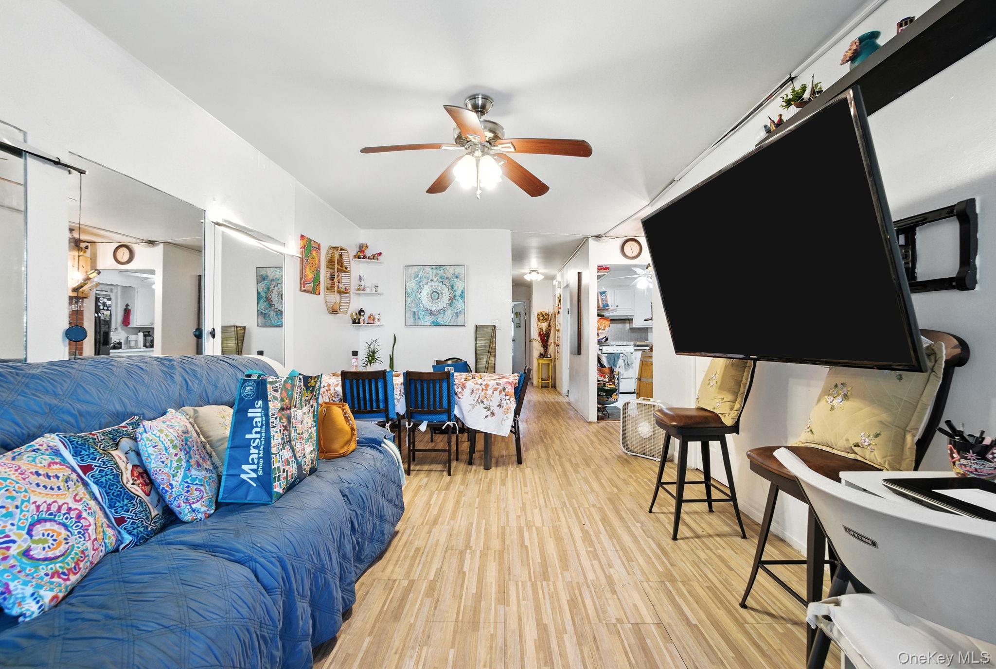 #11 photo, 61-26 Booth Street, クイーンズ区 Rego Park , NY 11374