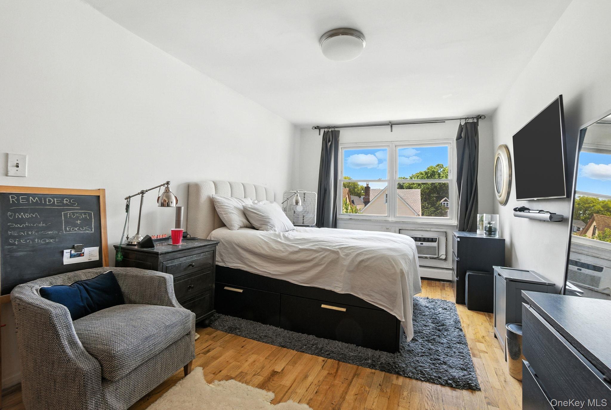 #18 photo, 61-26 Booth Street, クイーンズ区 Rego Park , NY 11374