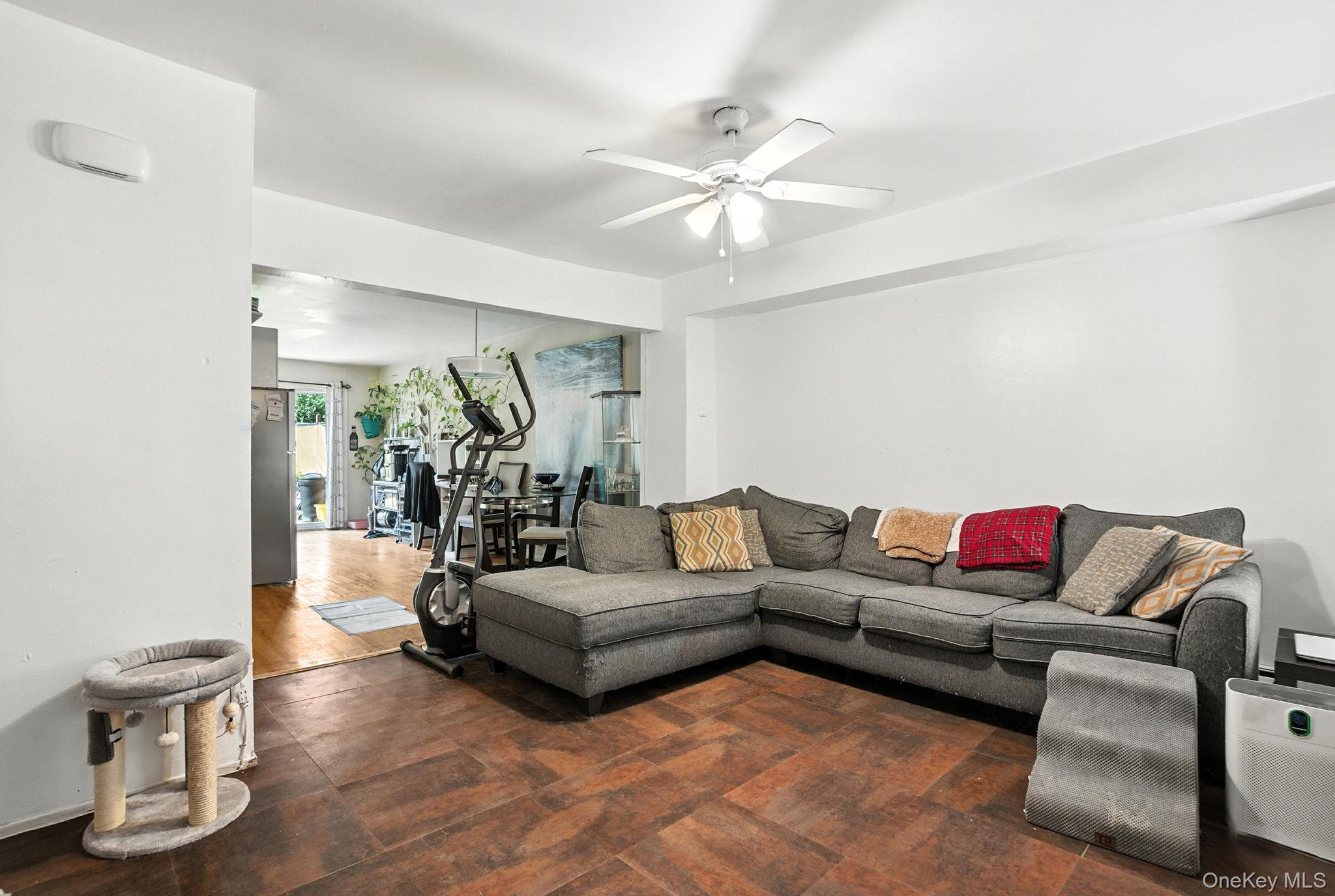 #3 photo, 61-26 Booth Street, クイーンズ区 Rego Park , NY 11374