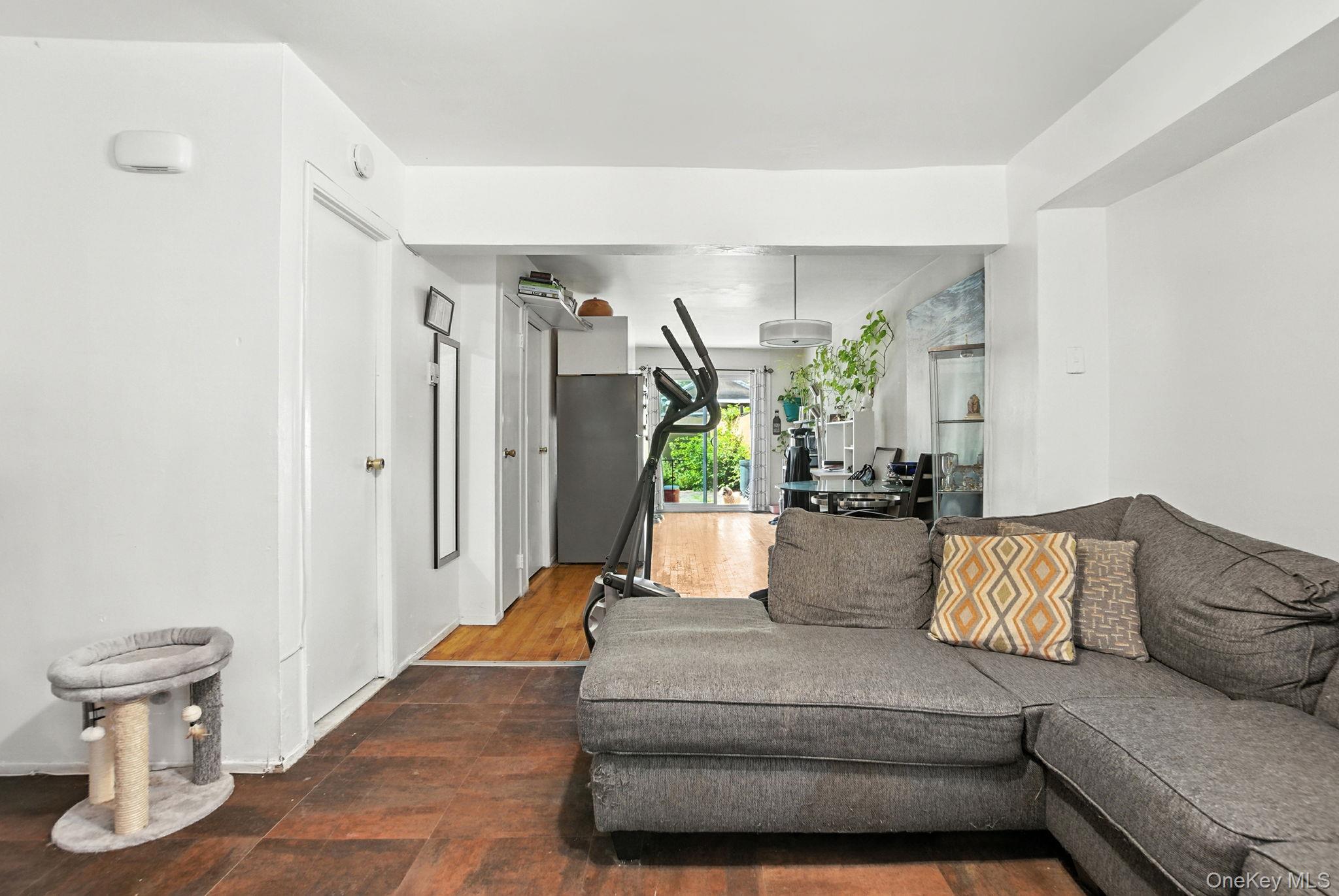 #4 photo, 61-26 Booth Street, クイーンズ区 Rego Park , NY 11374