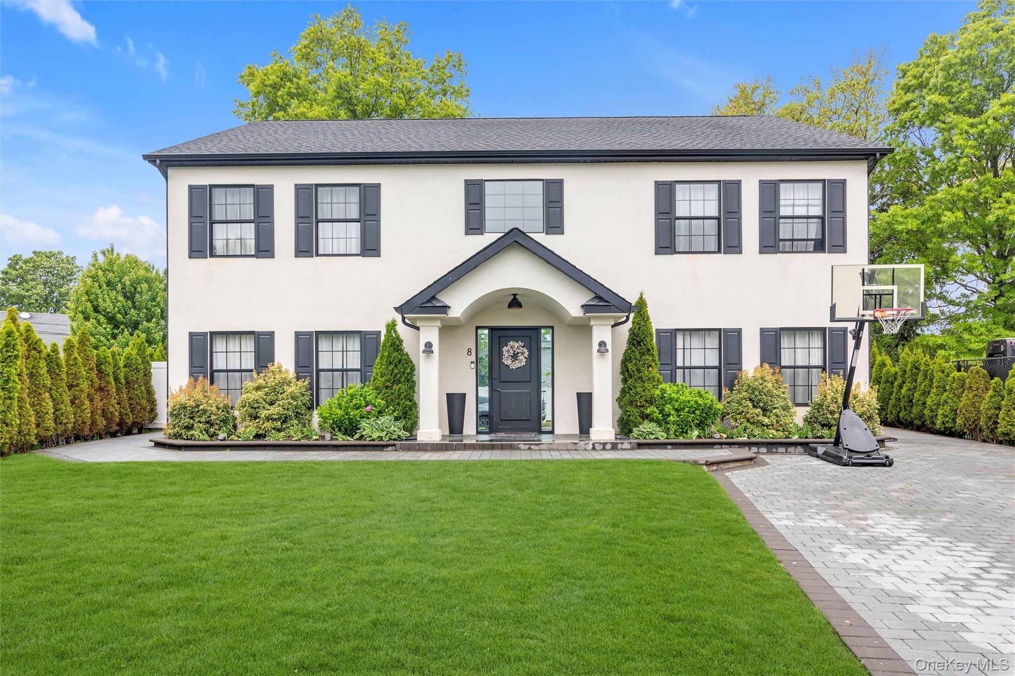 #1 photo, 8 Family Lane, ナッソー郡 Levittown , NY 11756