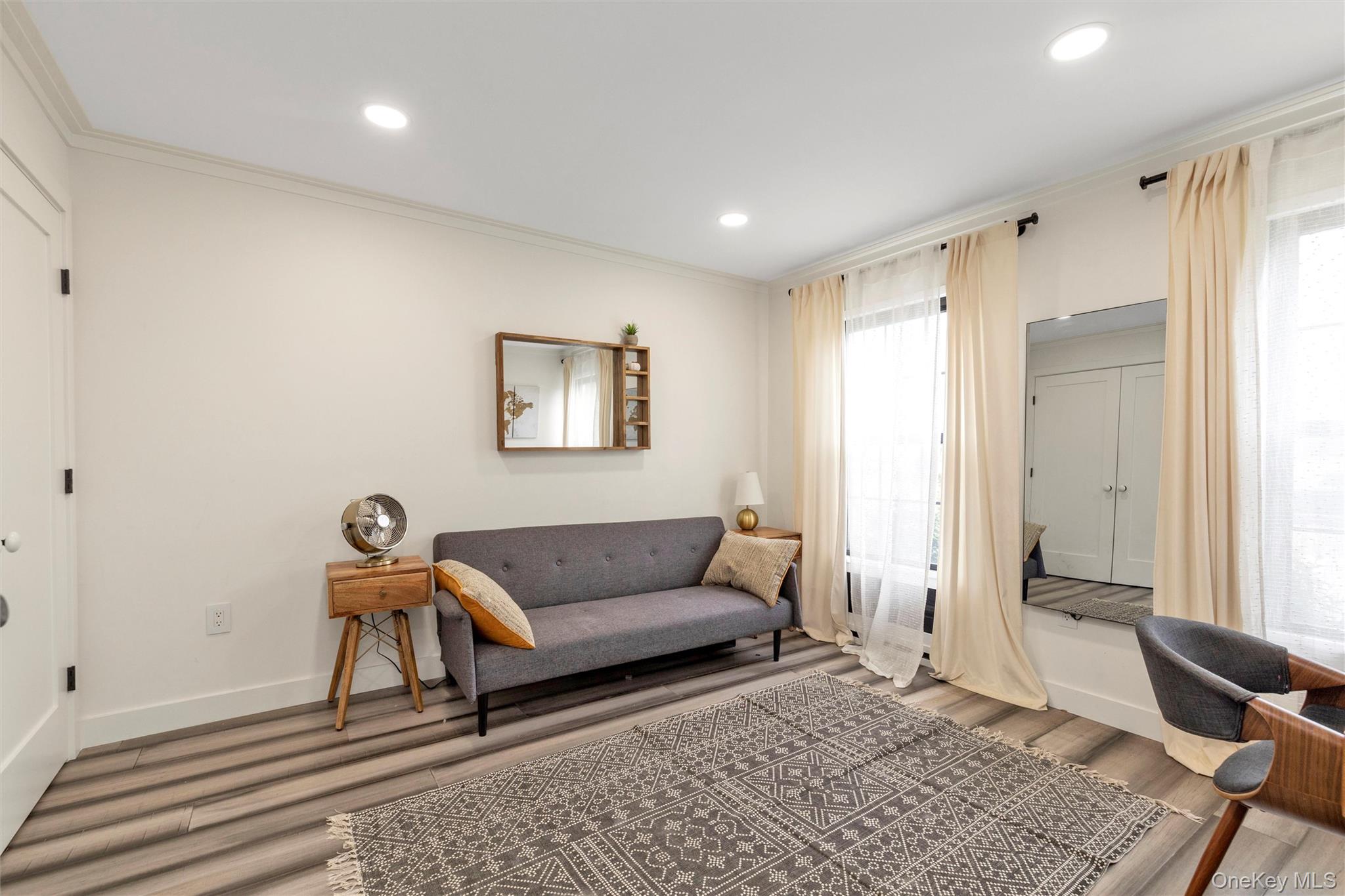 #15 photo, 8 Family Lane, ナッソー郡 Levittown , NY 11756