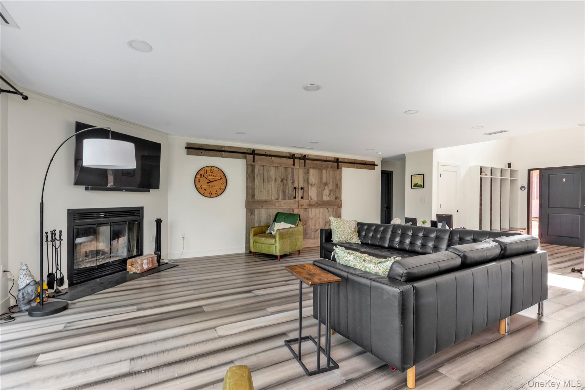 #5 photo, 8 Family Lane, ナッソー郡 Levittown , NY 11756