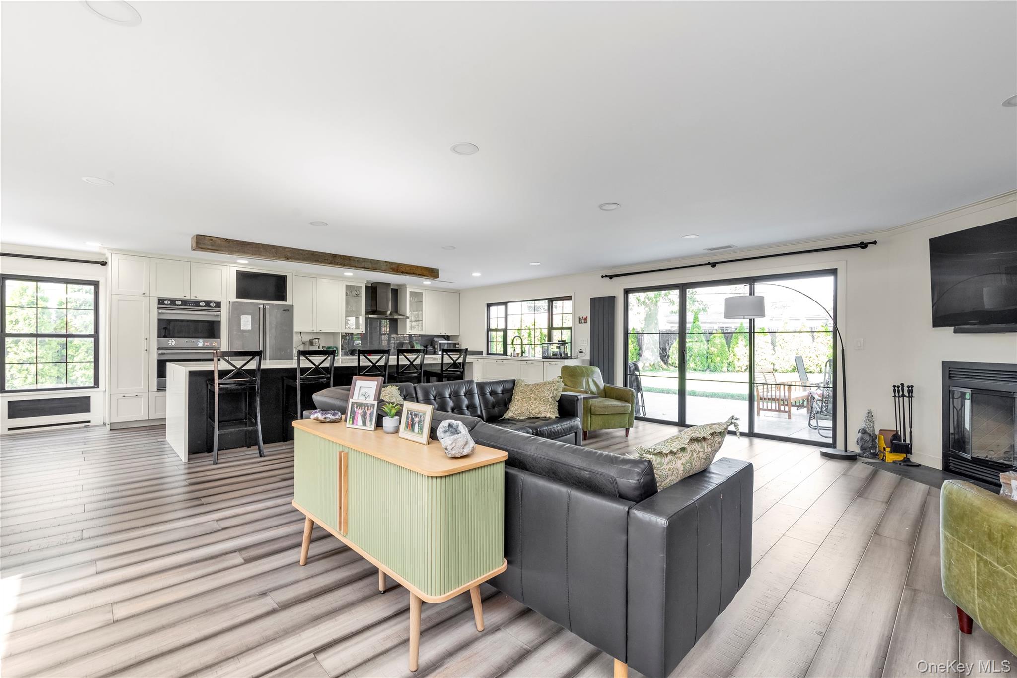 #6 photo, 8 Family Lane, ナッソー郡 Levittown , NY 11756