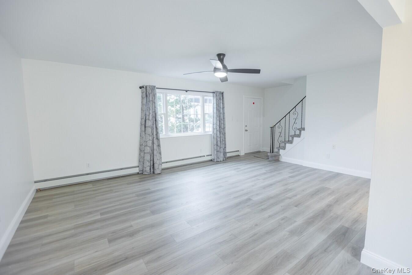 #1 photo, 923 Church Street, サフォーク郡 Bohemia , NY 11716