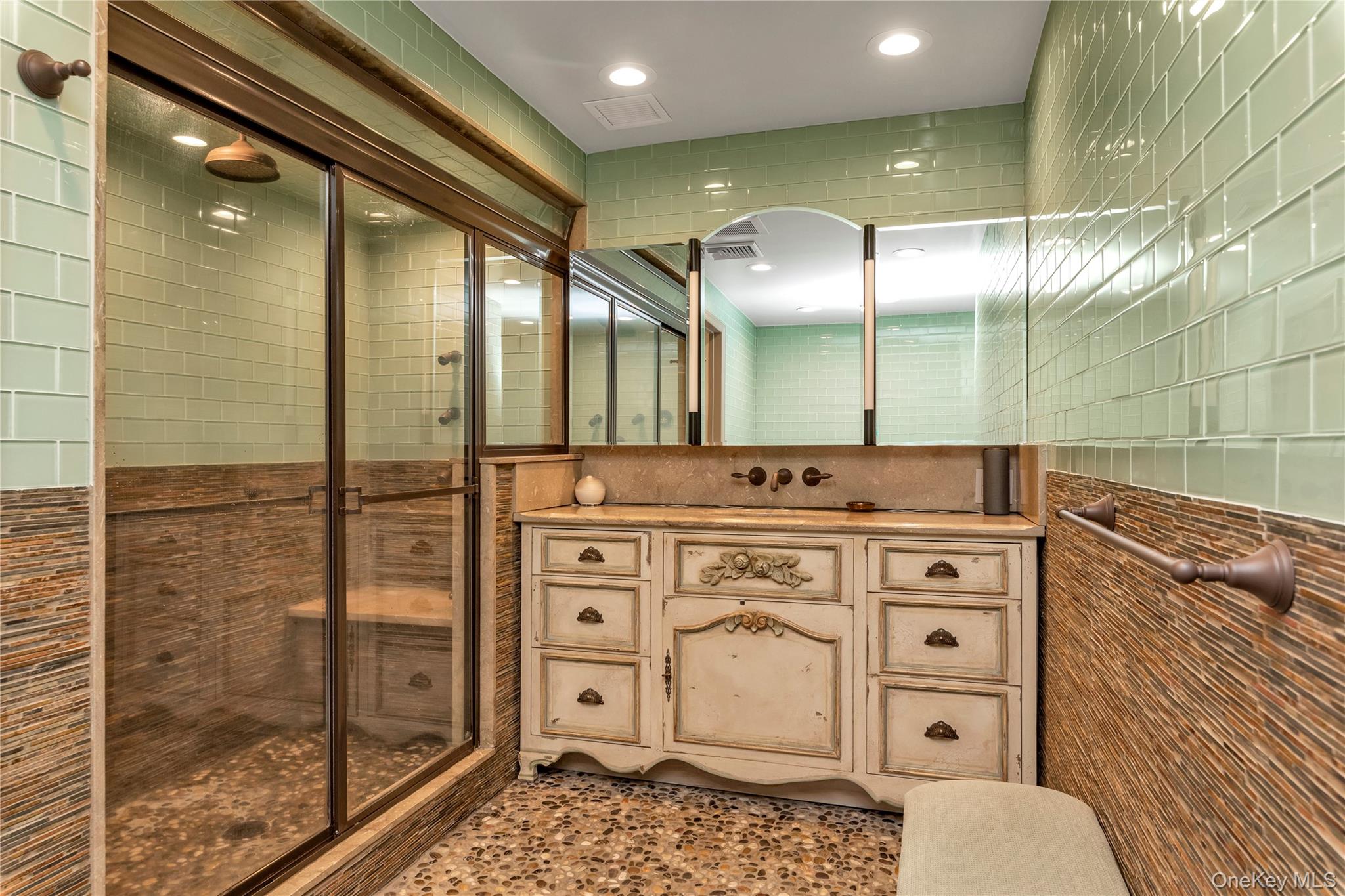 #13 photo, 15 Parkway Drive, ナッソー郡 Roslyn Heights , NY 11577