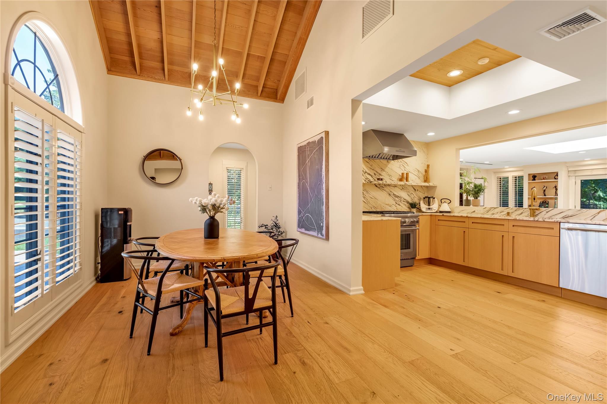 #6 photo, 15 Parkway Drive, ナッソー郡 Roslyn Heights , NY 11577