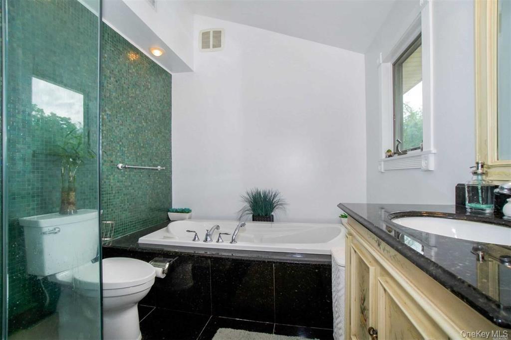 #17 photo, 2 Thorne Court, ナッソー郡 Bethpage , NY 11714