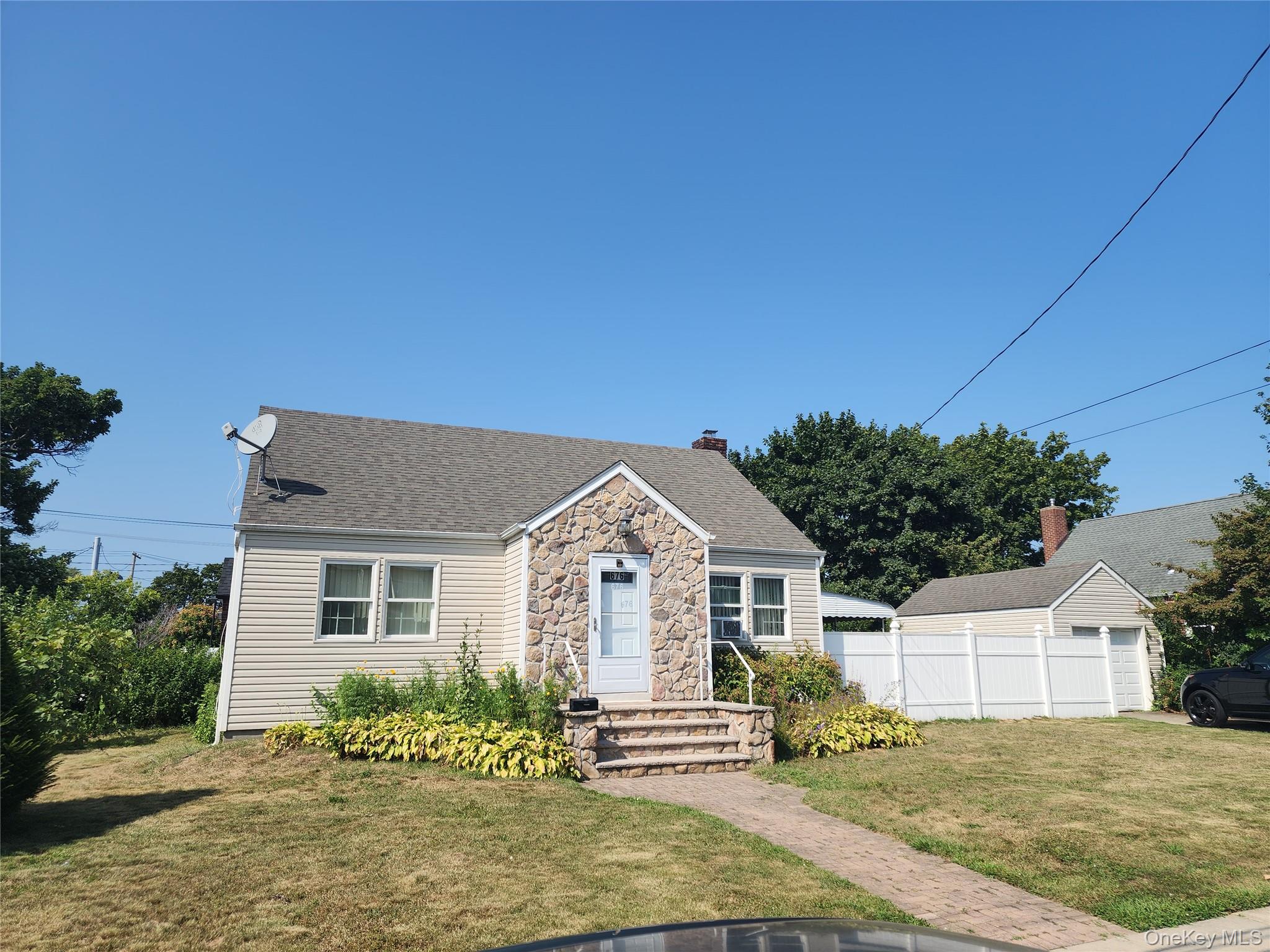 #1 photo, 676 Sobo Avenue, Franklin Square , NY 11010