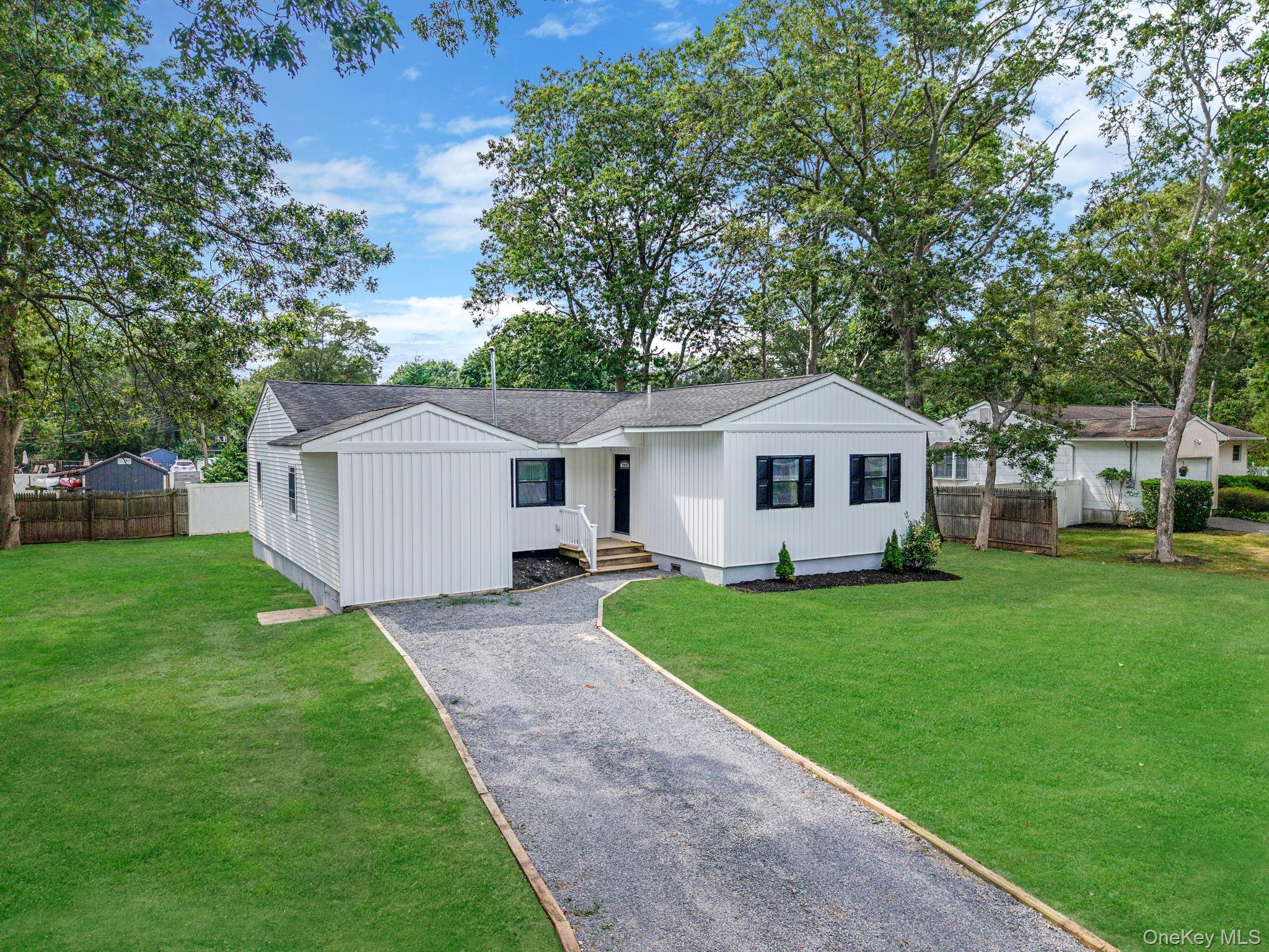 #1 photo, 220 Peekskill Avenue, Medford , NY 11763