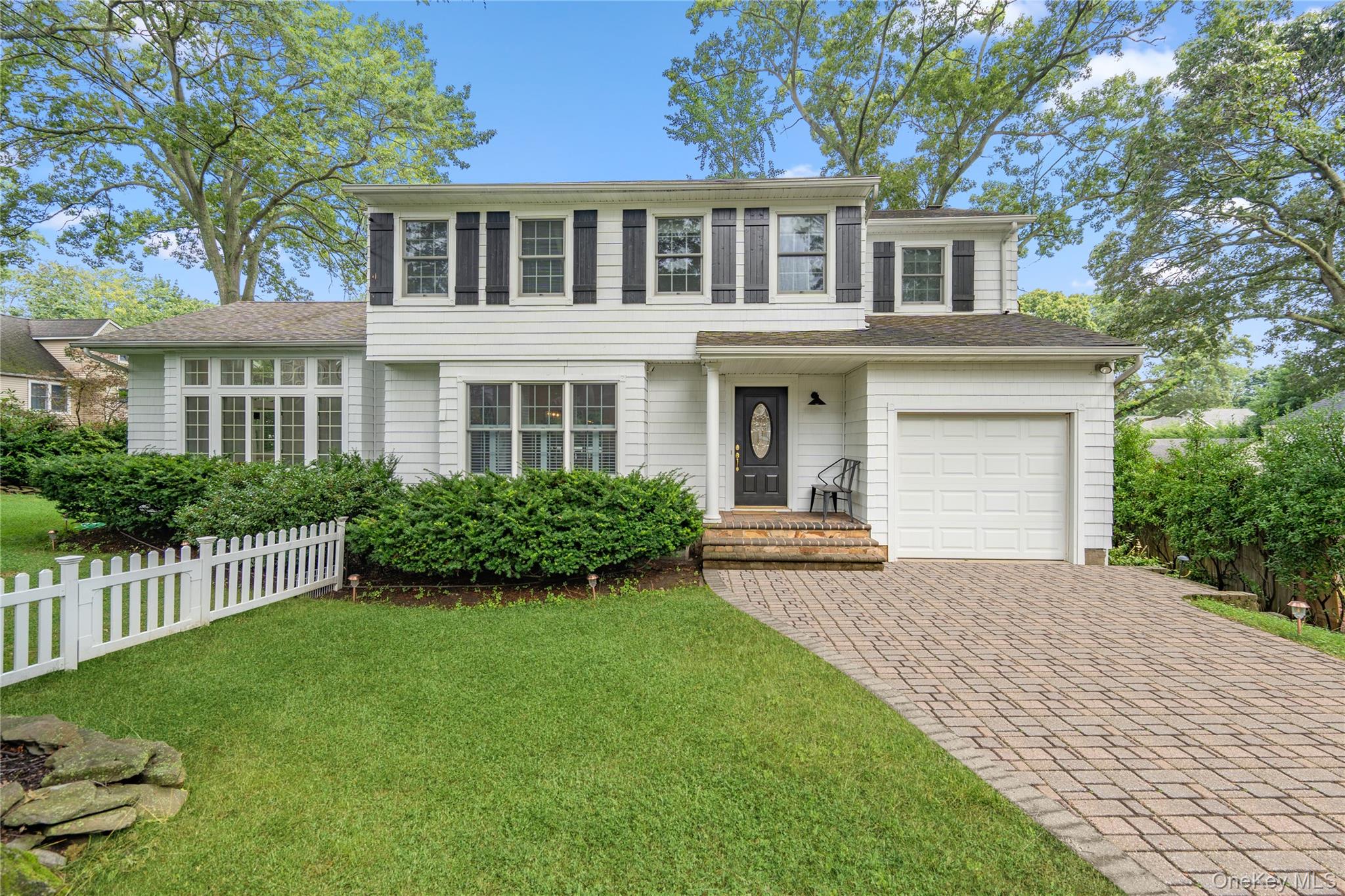 #1 photo, 111 Van Buren Drive, מחוז סאפוק Centerport , NY 11721