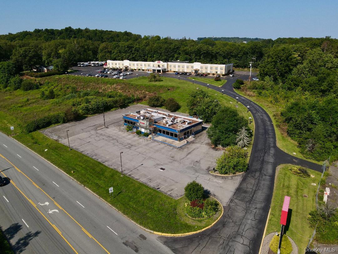 #3 photo, 909 Union Avenue, New Windsor , NY 12553