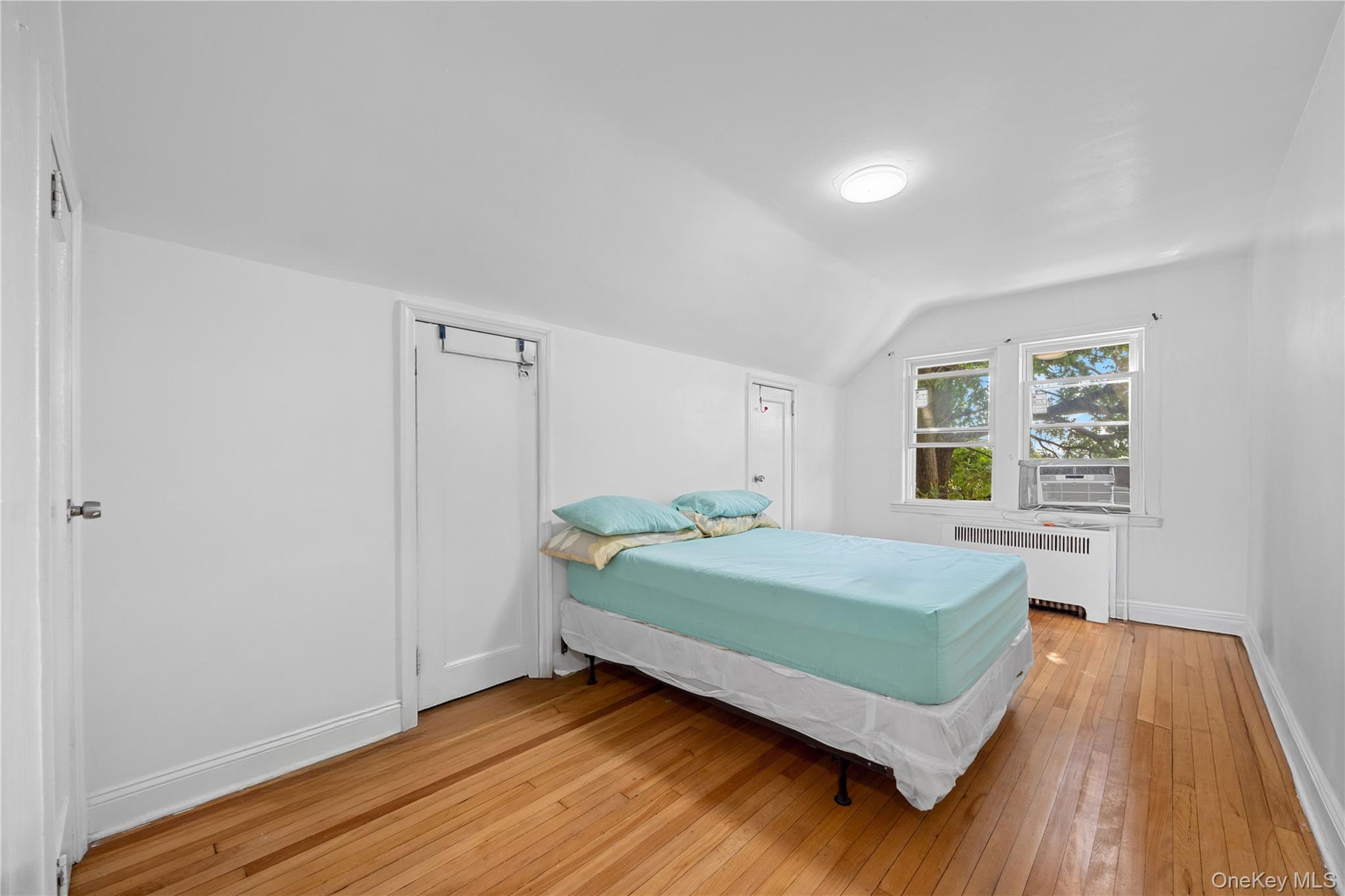 #7 photo, 1054 Lydig Avenue, Bronx , NY 10461