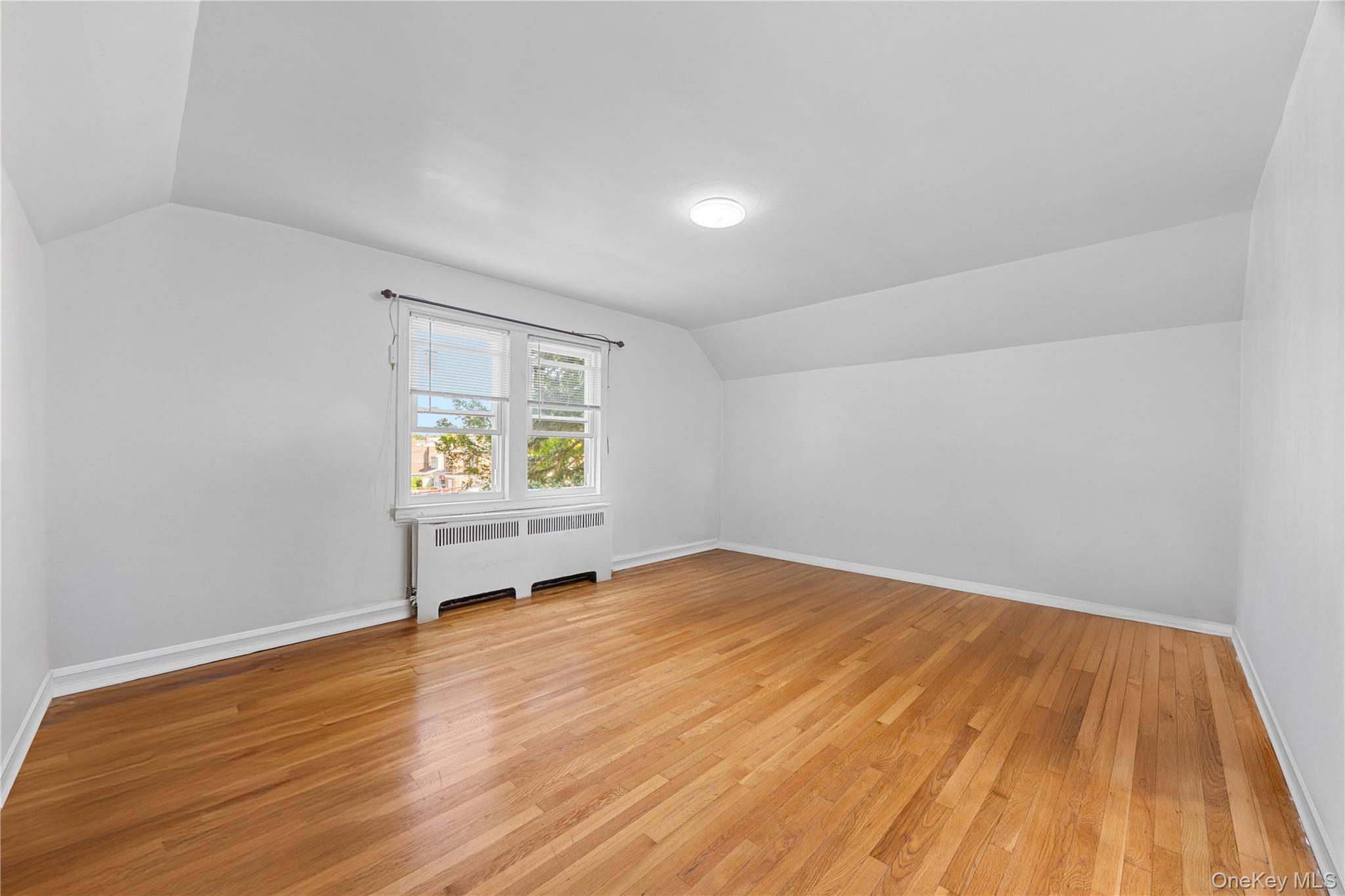 #9 photo, 1054 Lydig Avenue, Bronx , NY 10461