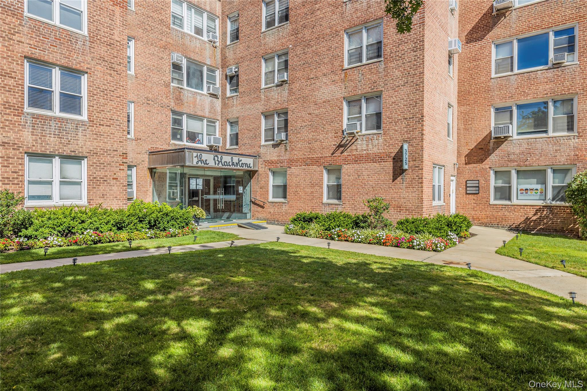 #20 photo, 3725 Henry Hudson Parkway, Bronx , NY 10463