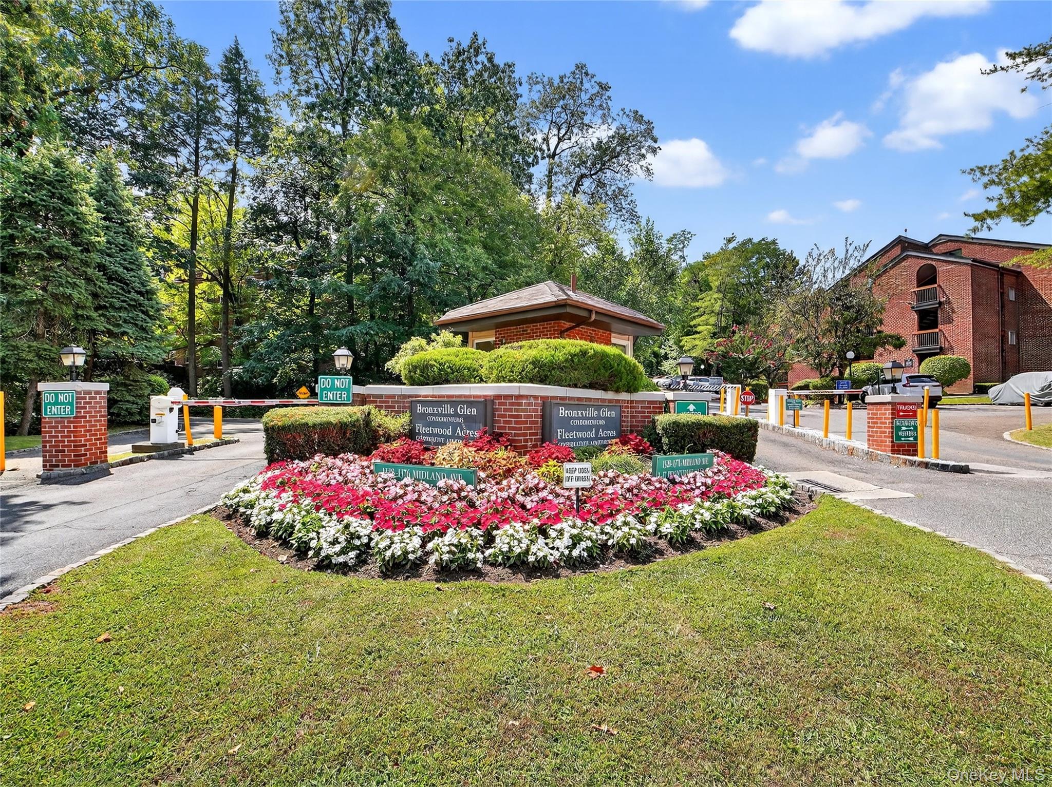 #1 photo, 1348 Midland Avenue, ブロンクス区 Bronxville , NY 10708