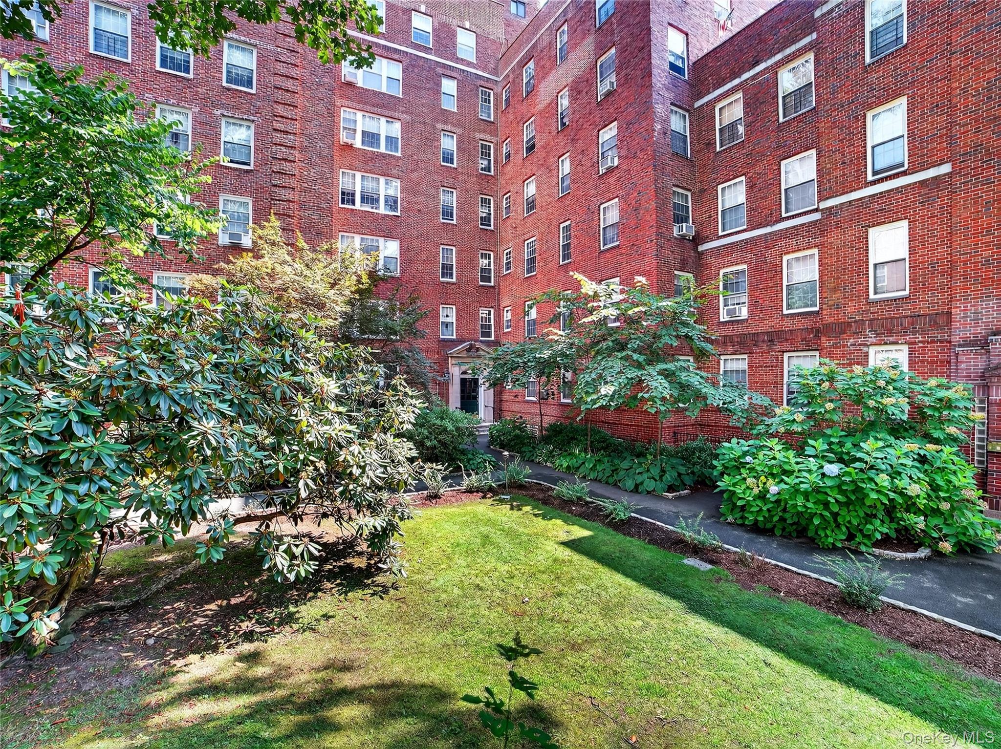 #4 photo, 1348 Midland Avenue, ブロンクス区 Bronxville , NY 10708