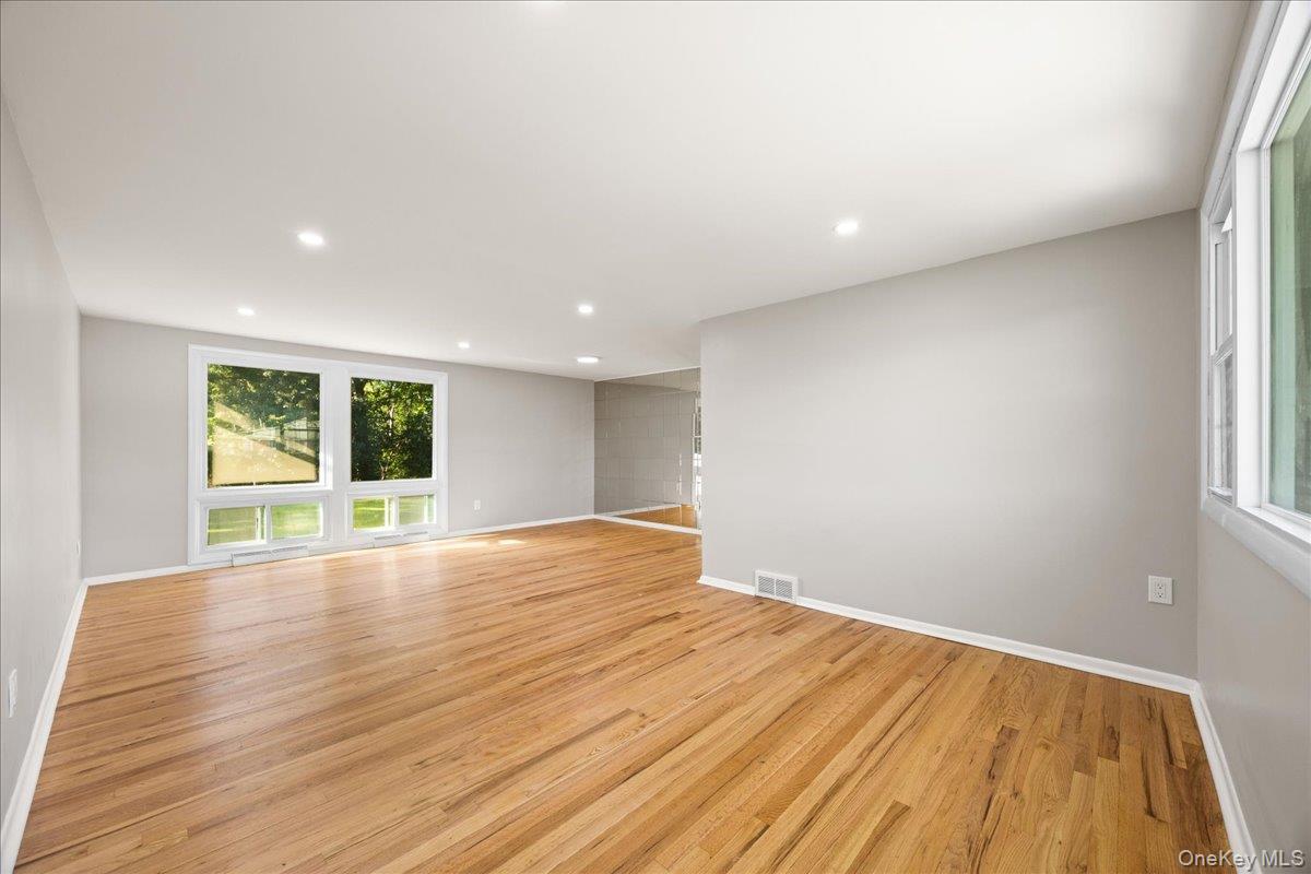 #7 photo, 24 Stony Run Road, Newburgh , NY 12550