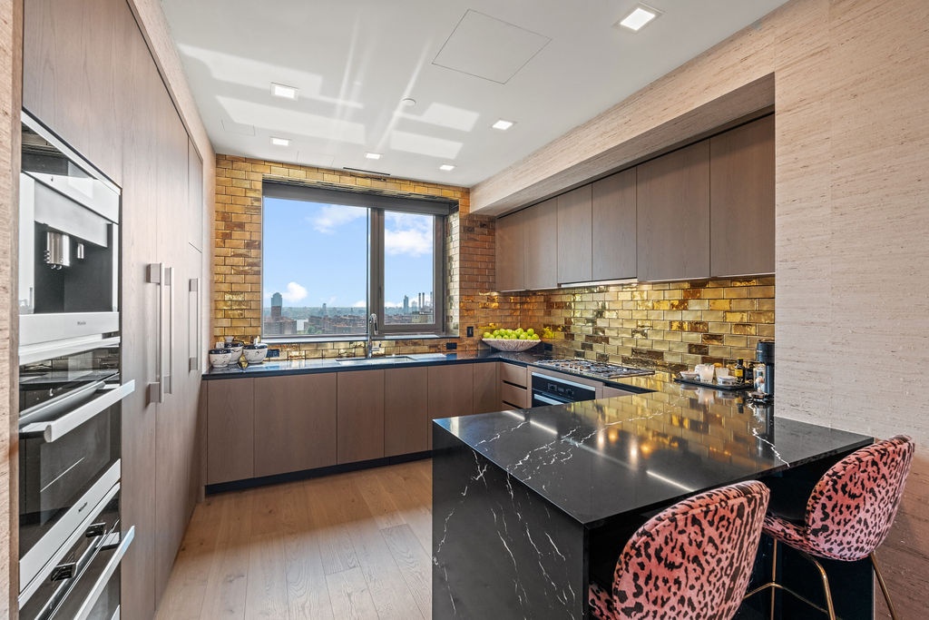 #7 photo, 200 E 21st Street, マンハッタン Gramercy Park , NY 10010