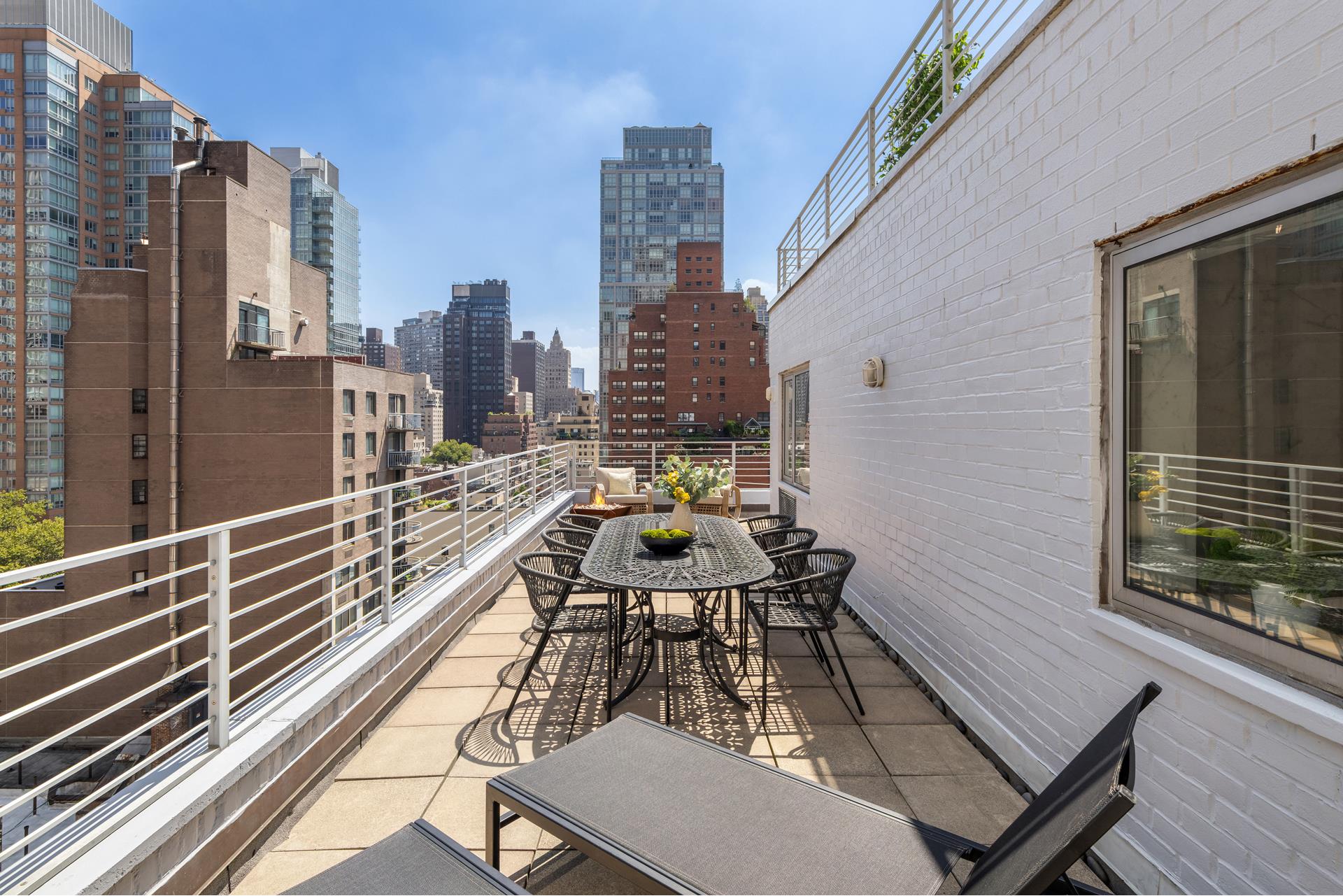 #13 photo, 211 E 51ST Street, マンハッタン Turtle Bay , NY 10022