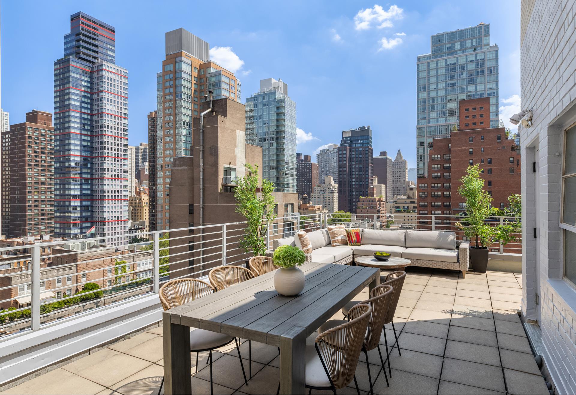 #19 photo, 211 E 51ST Street, マンハッタン Turtle Bay , NY 10022