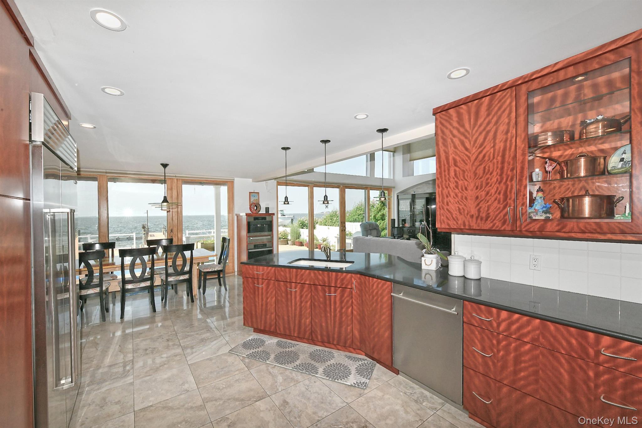 #10 photo, 83 Fairwater Avenue, ナッソー郡 Massapequa , NY 11758